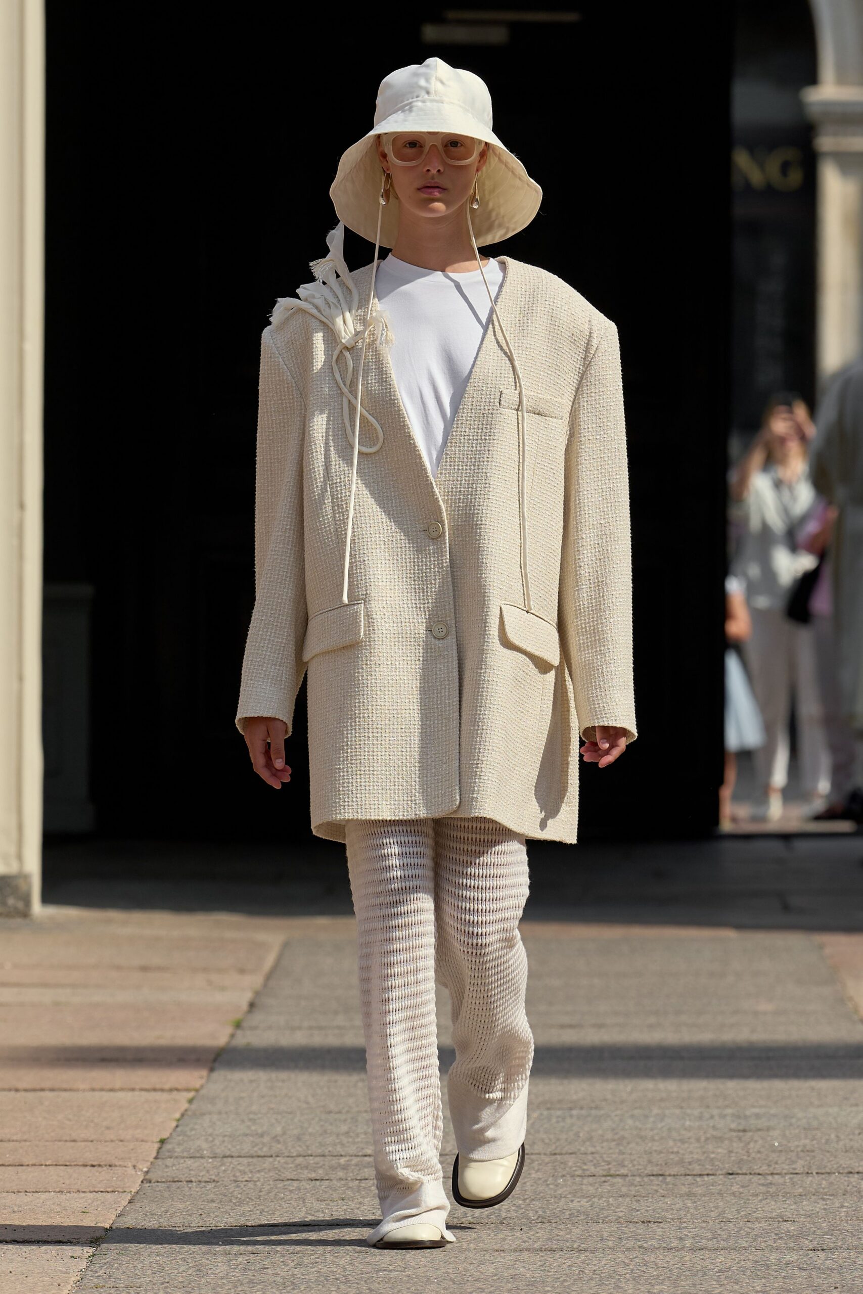 white oversized jacket with t-shirt