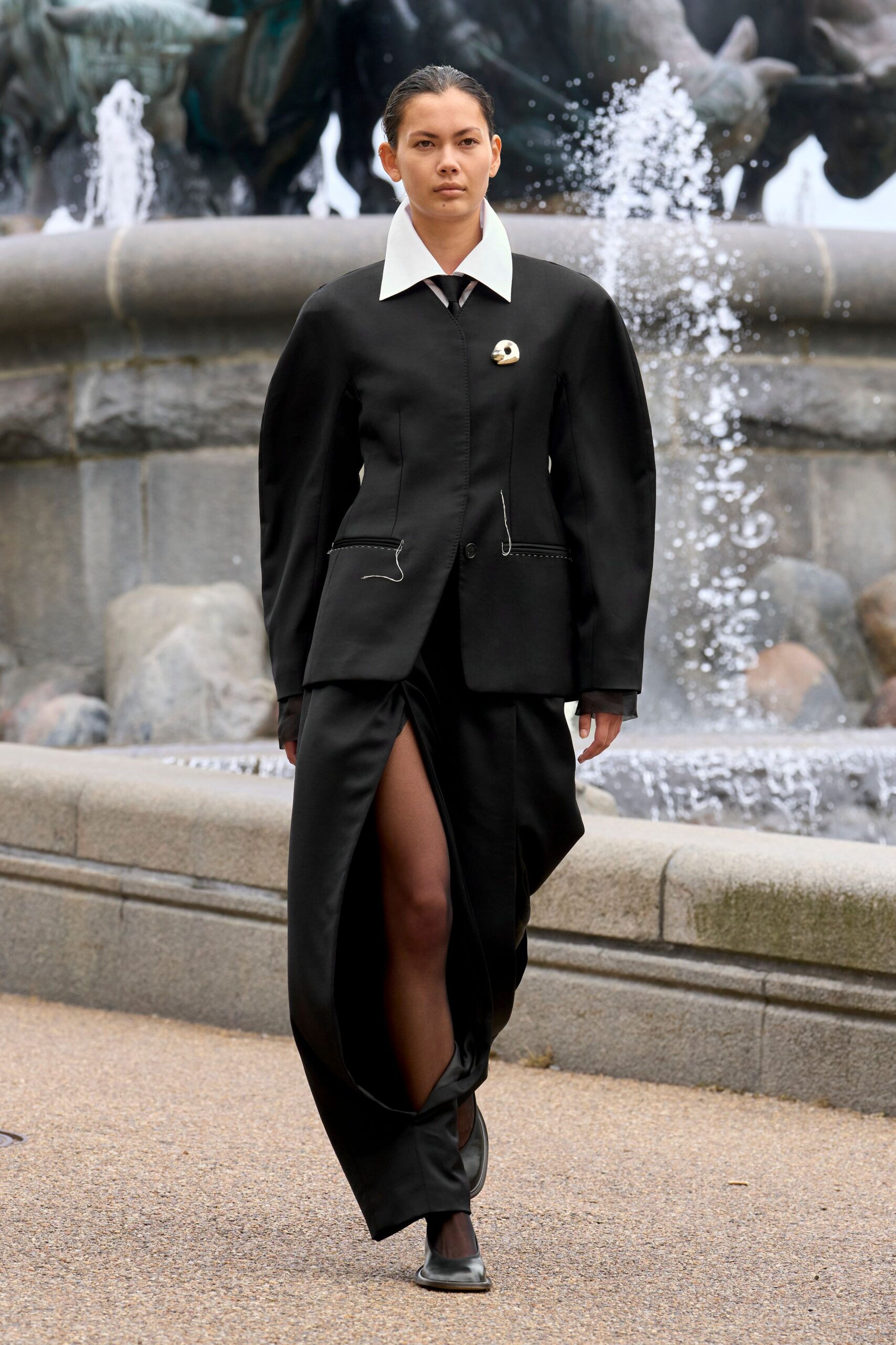 black blazer and skirt outfit