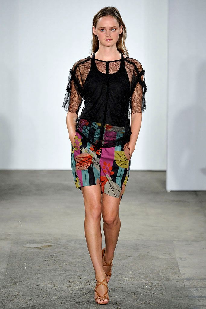 Sari Gueron Spring 2009 Ready-to-Wear