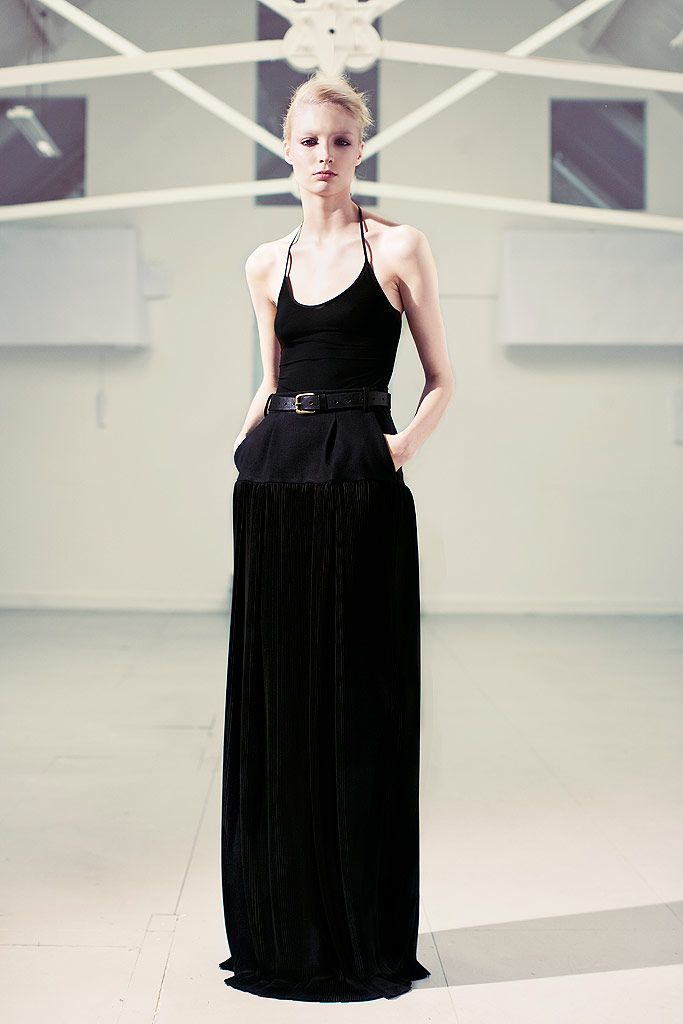black jersey halter sleeveless fitted top