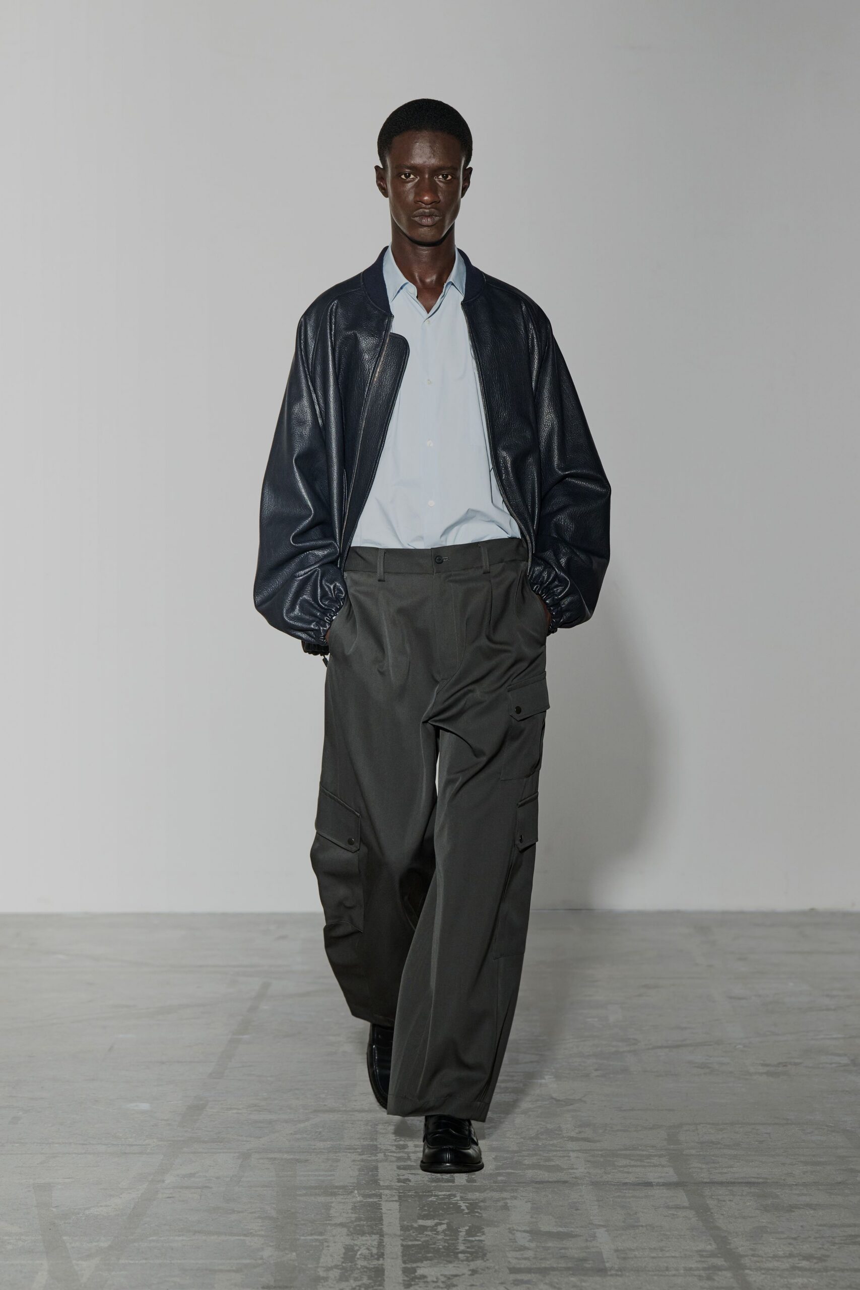 gray cotton relaxed cargo pants