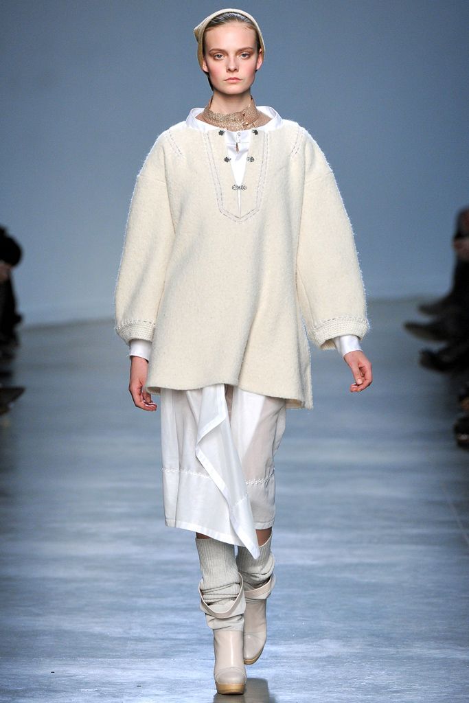 Vanessa Bruno Fall 2011 Ready-to-Wear