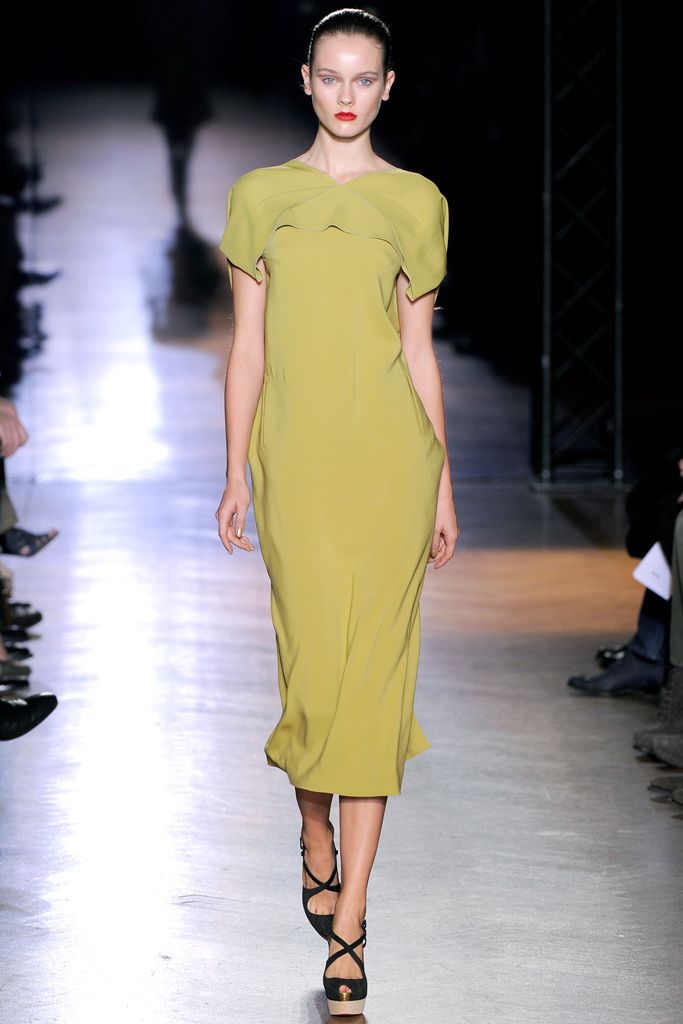 Roland Mouret Spring 2011 Ready-to-Wear