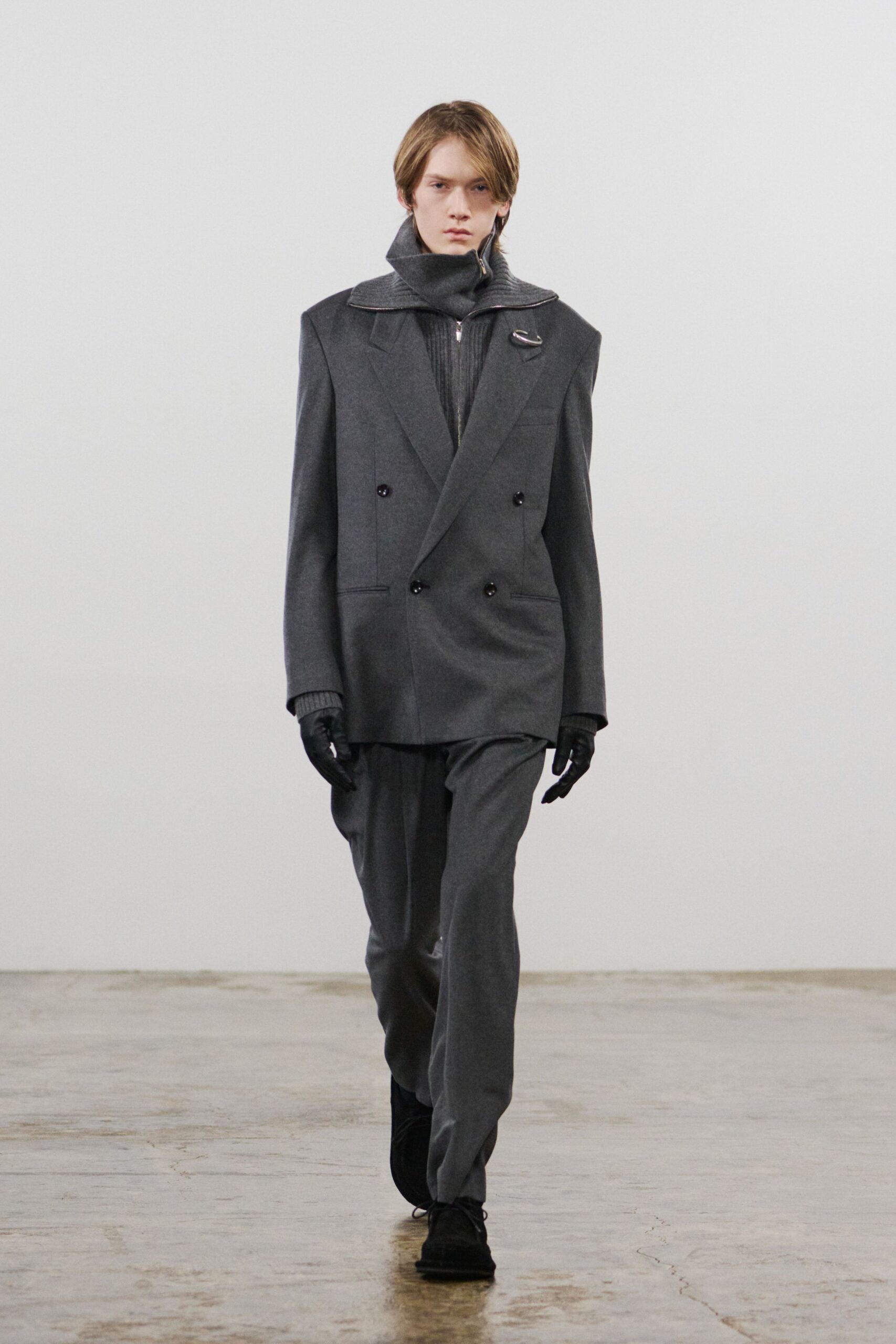 gray wool long-sleeve collared structured blazer