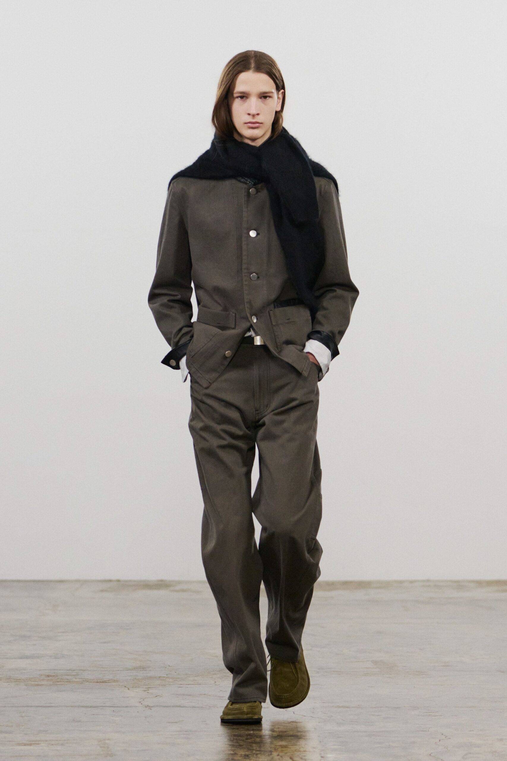 gray cotton long-sleeve collared structured buttoned jacket
