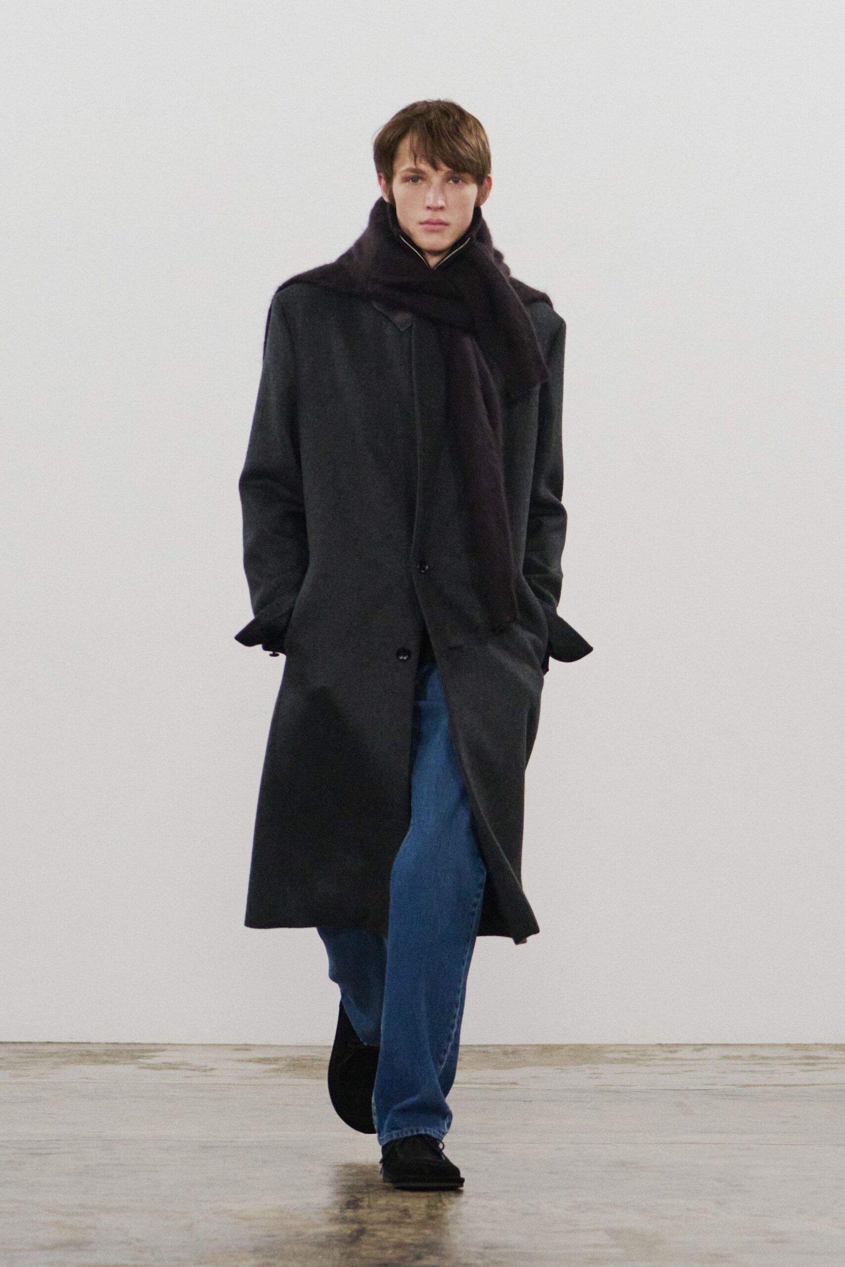 gray wool long-sleeve collared relaxed buttoned coat