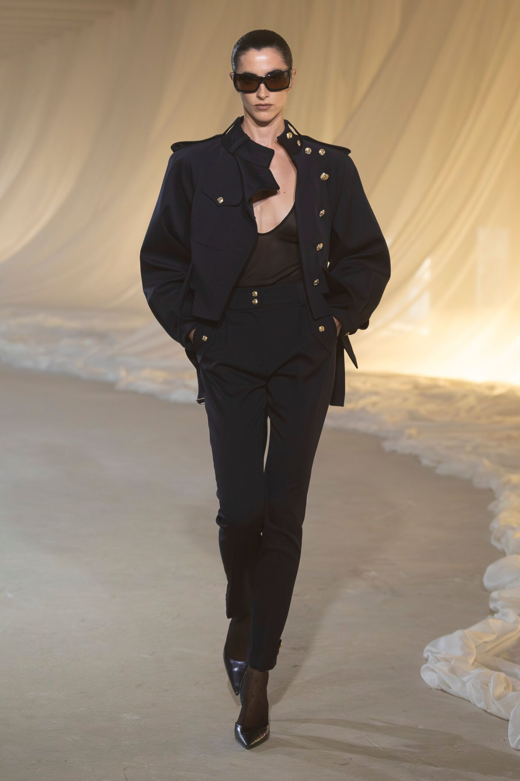 black cotton long-sleeve collared structured buttoned jacket
