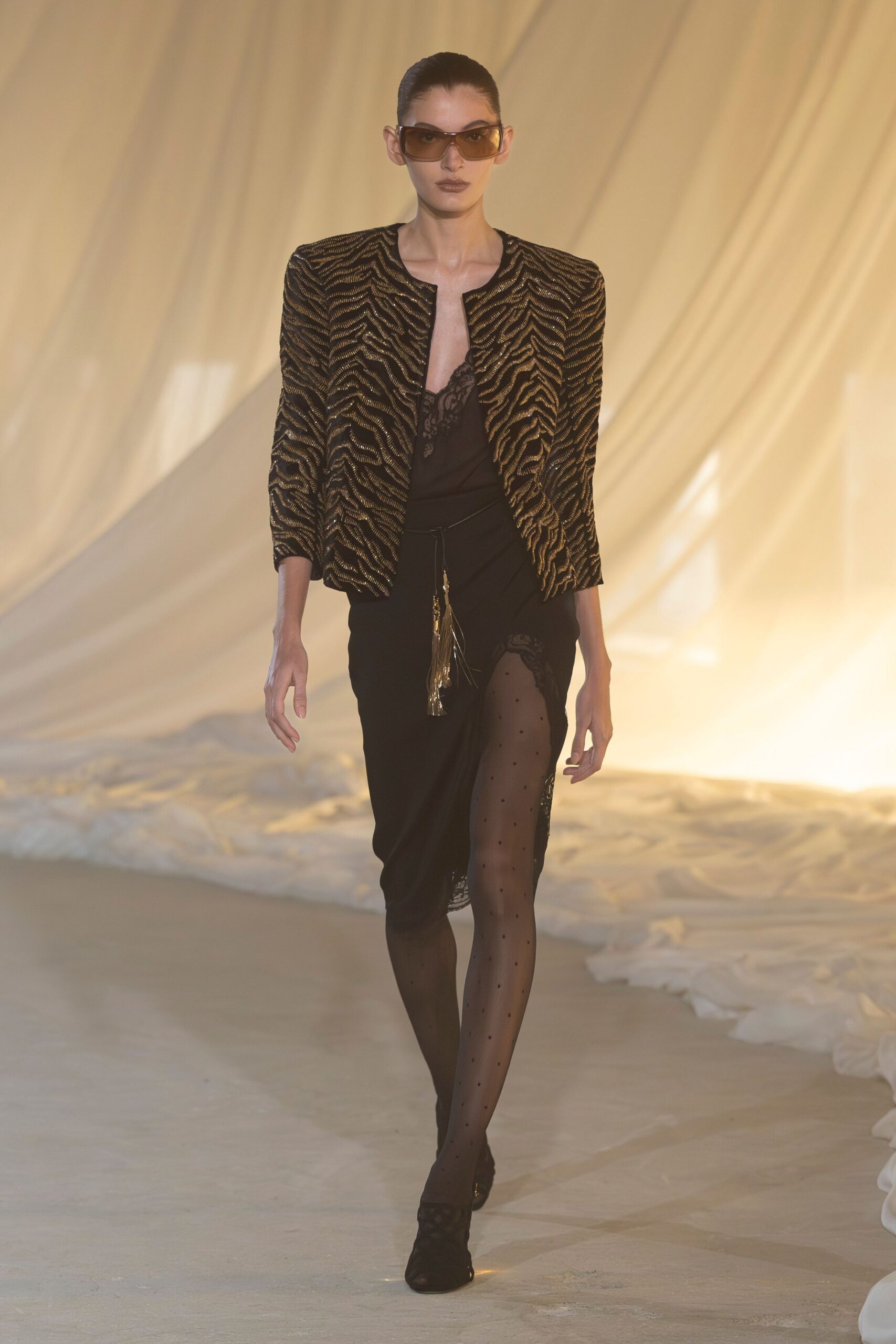 black silk long-sleeve collared tailored printed jacket