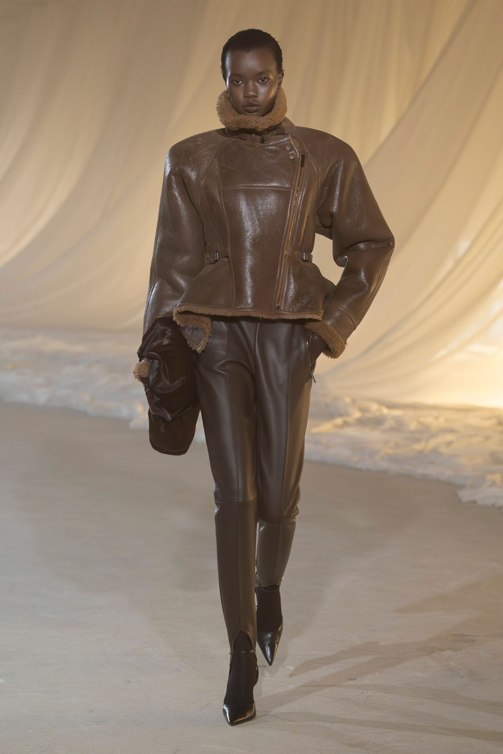 brown leather long-sleeve collared oversized zippered jacket