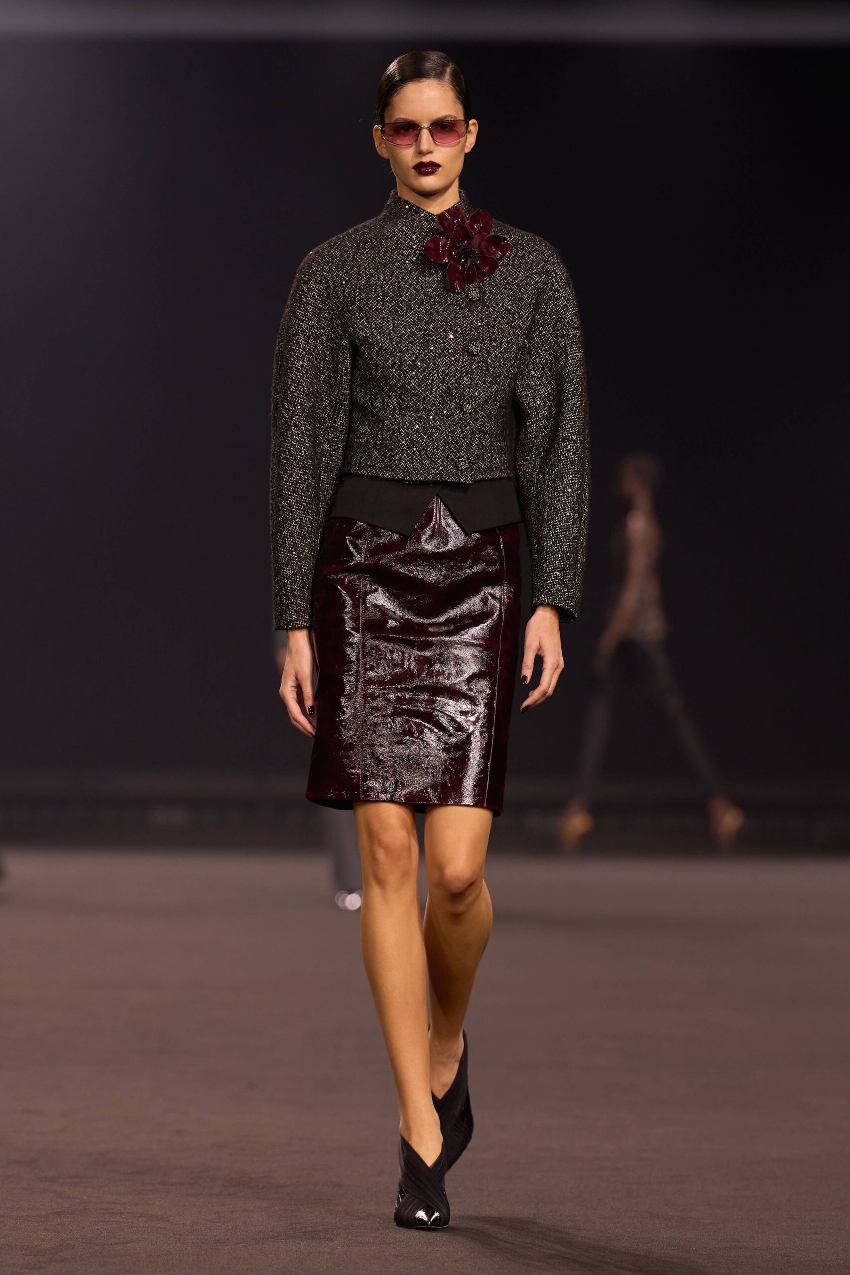 black vinyl fitted pencil shiny skirt