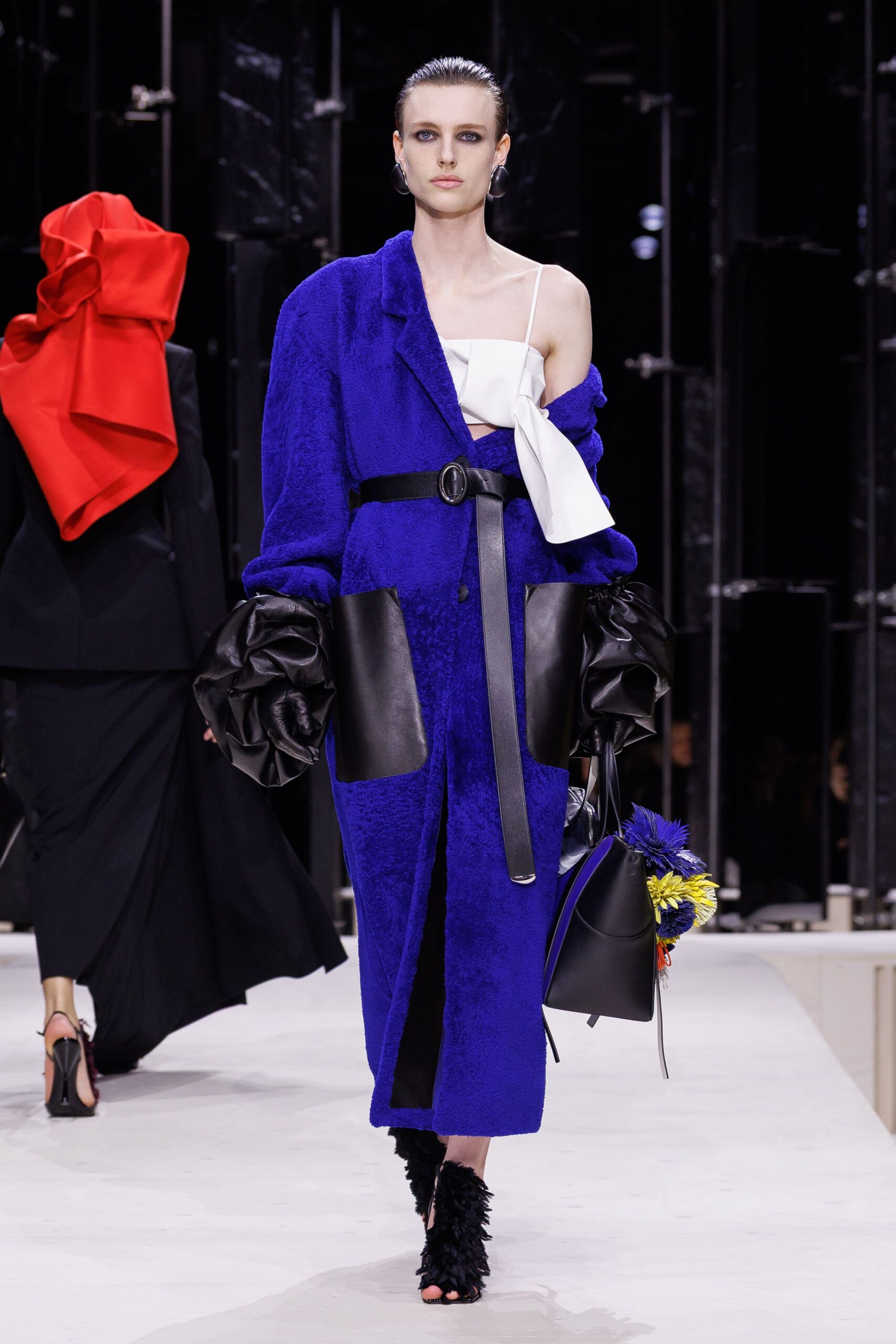 blue wool long-sleeve collared fitted zippered pockets coat