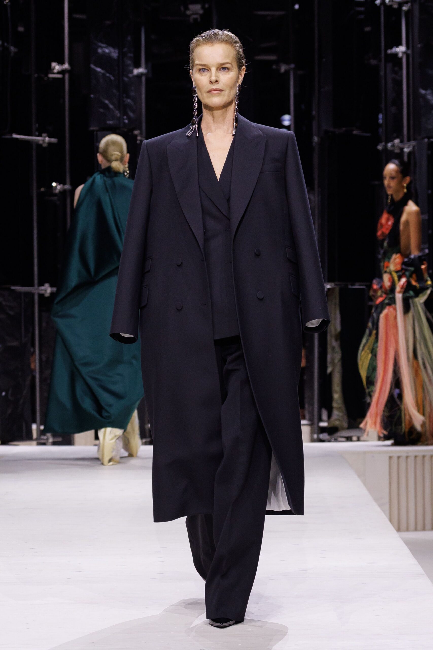 black wool long-sleeve collared tailored structured suit