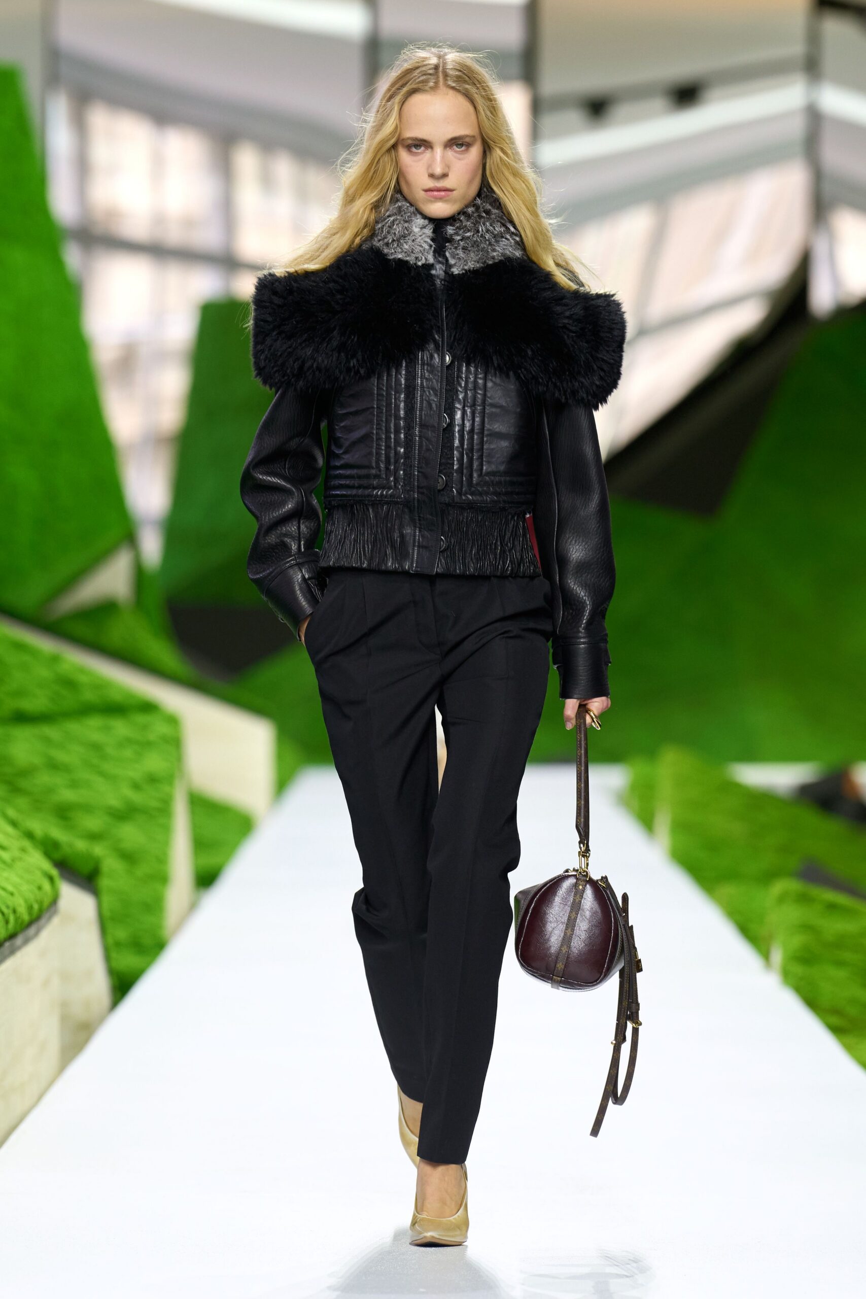 Louis Vuitton Fall 2026 Ready-to-Wear Look 15