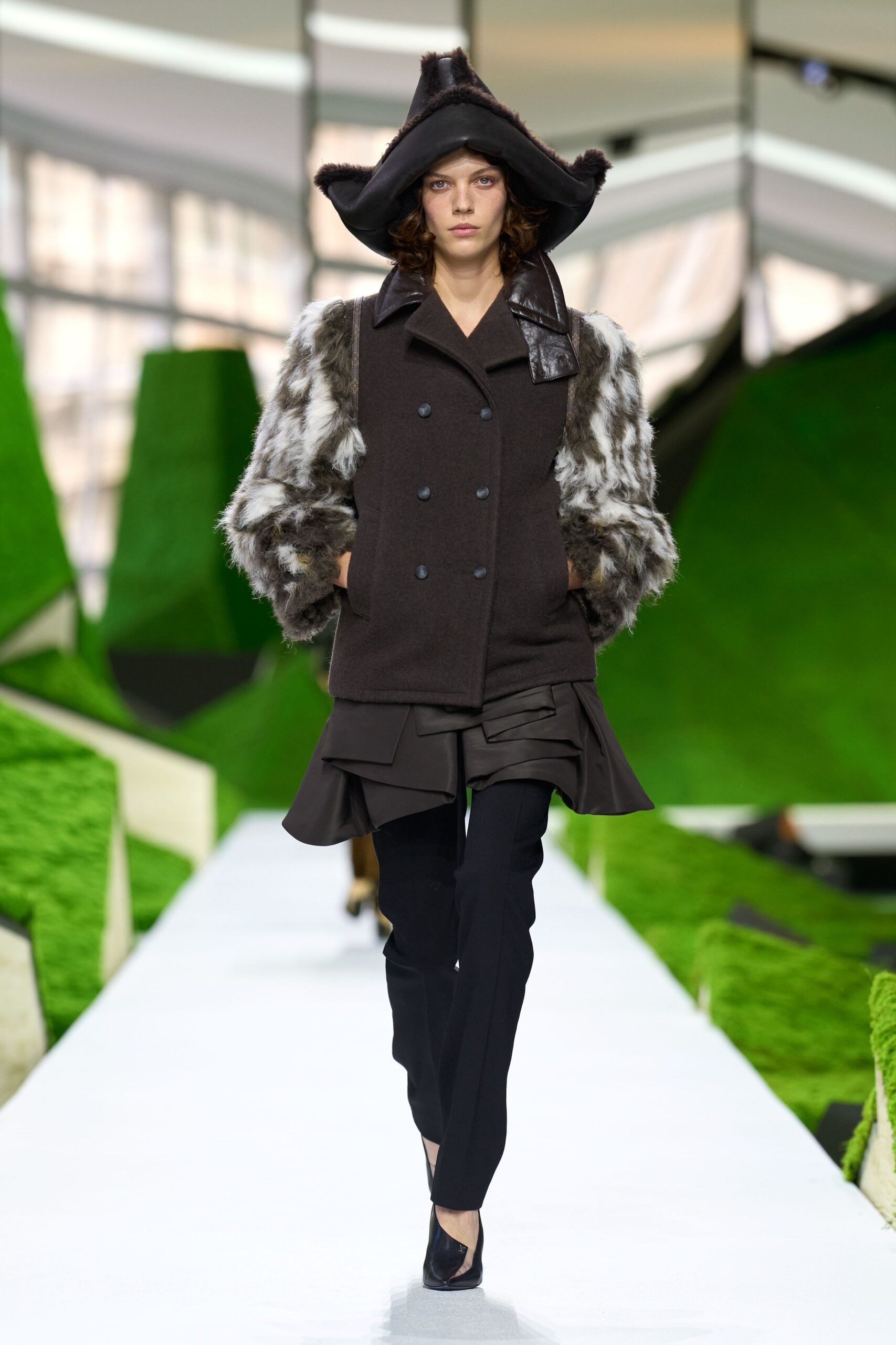 black wool long-sleeve collared fitted buttoned layered coat