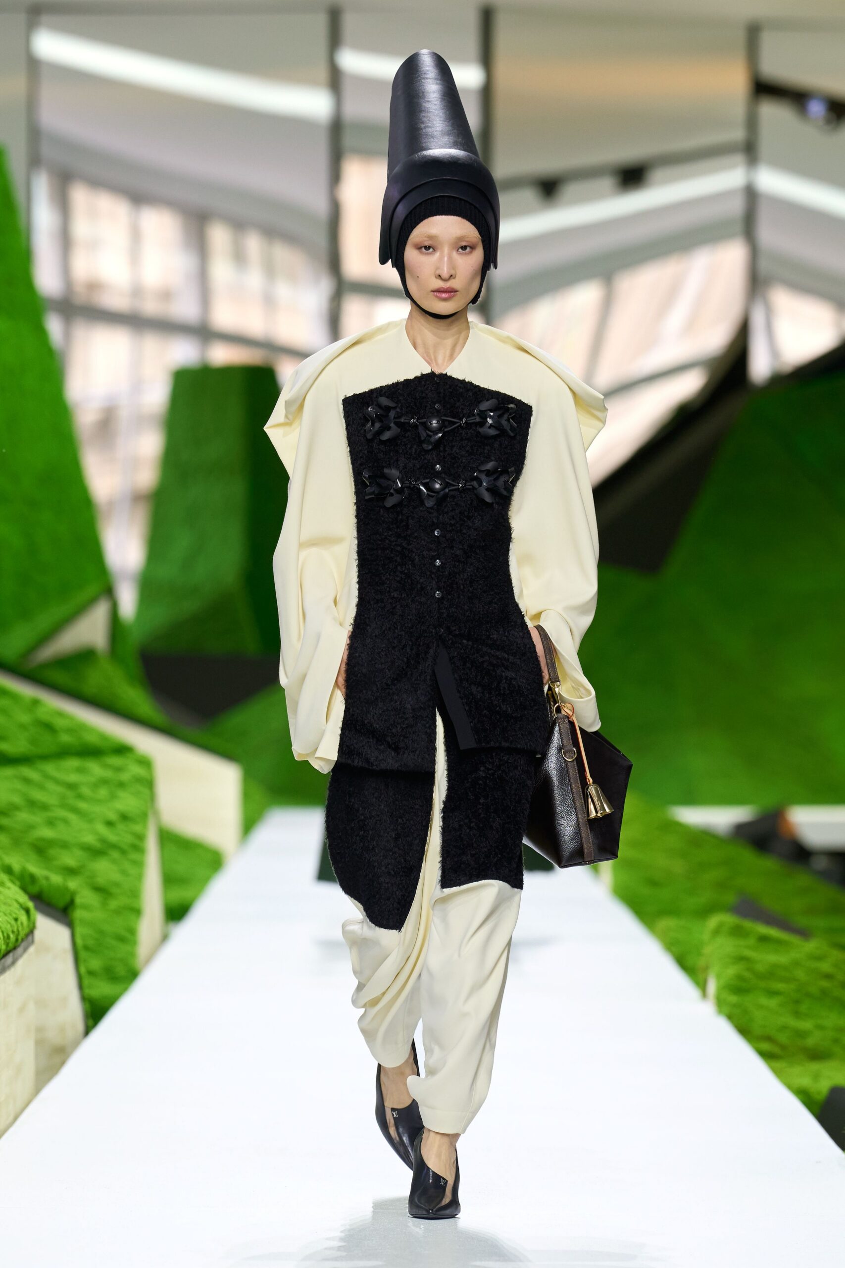 Louis Vuitton Fall 2026 Ready-to-Wear Look 52