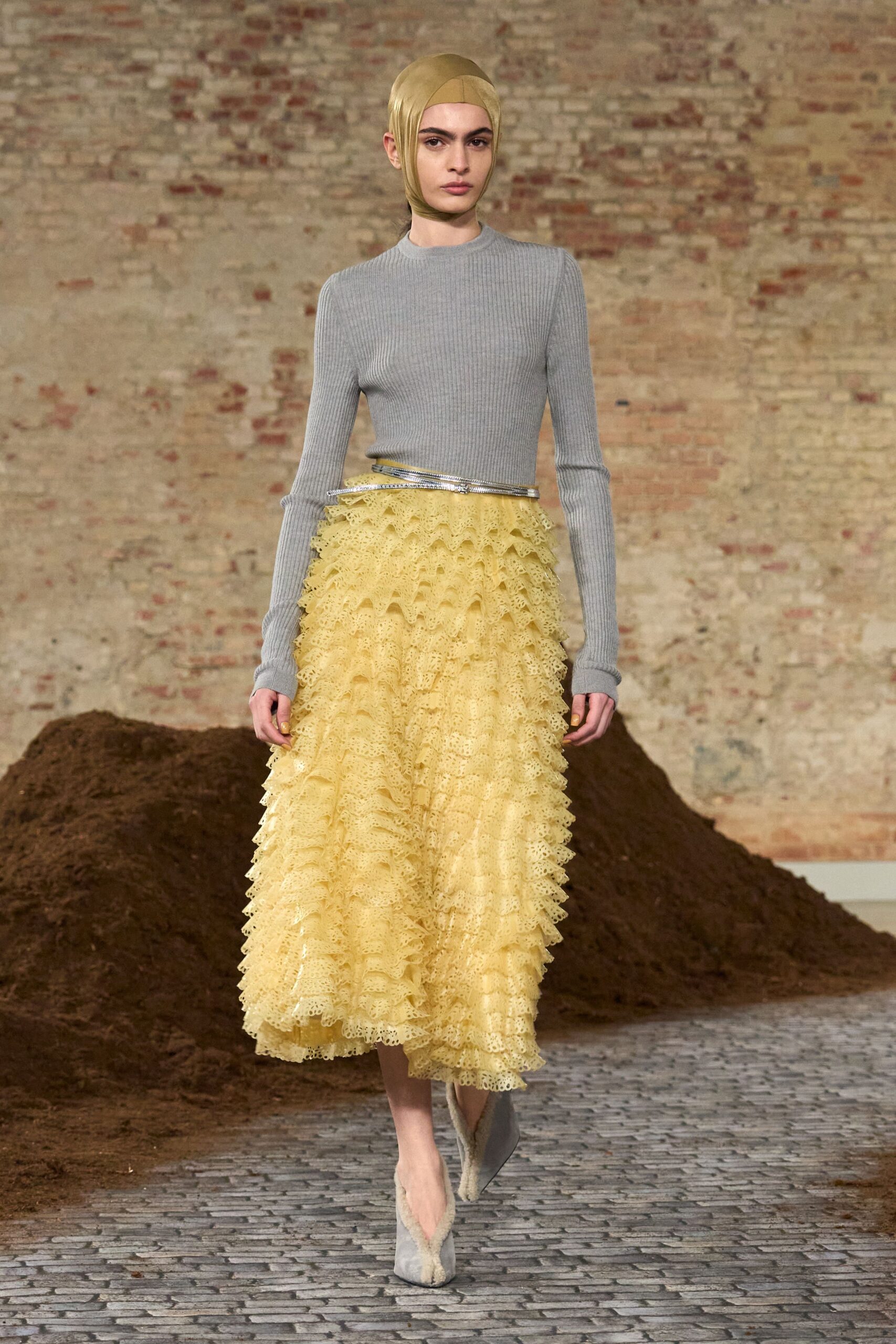 yellow tulle fitted high-waisted pleated tiered flowing skirt