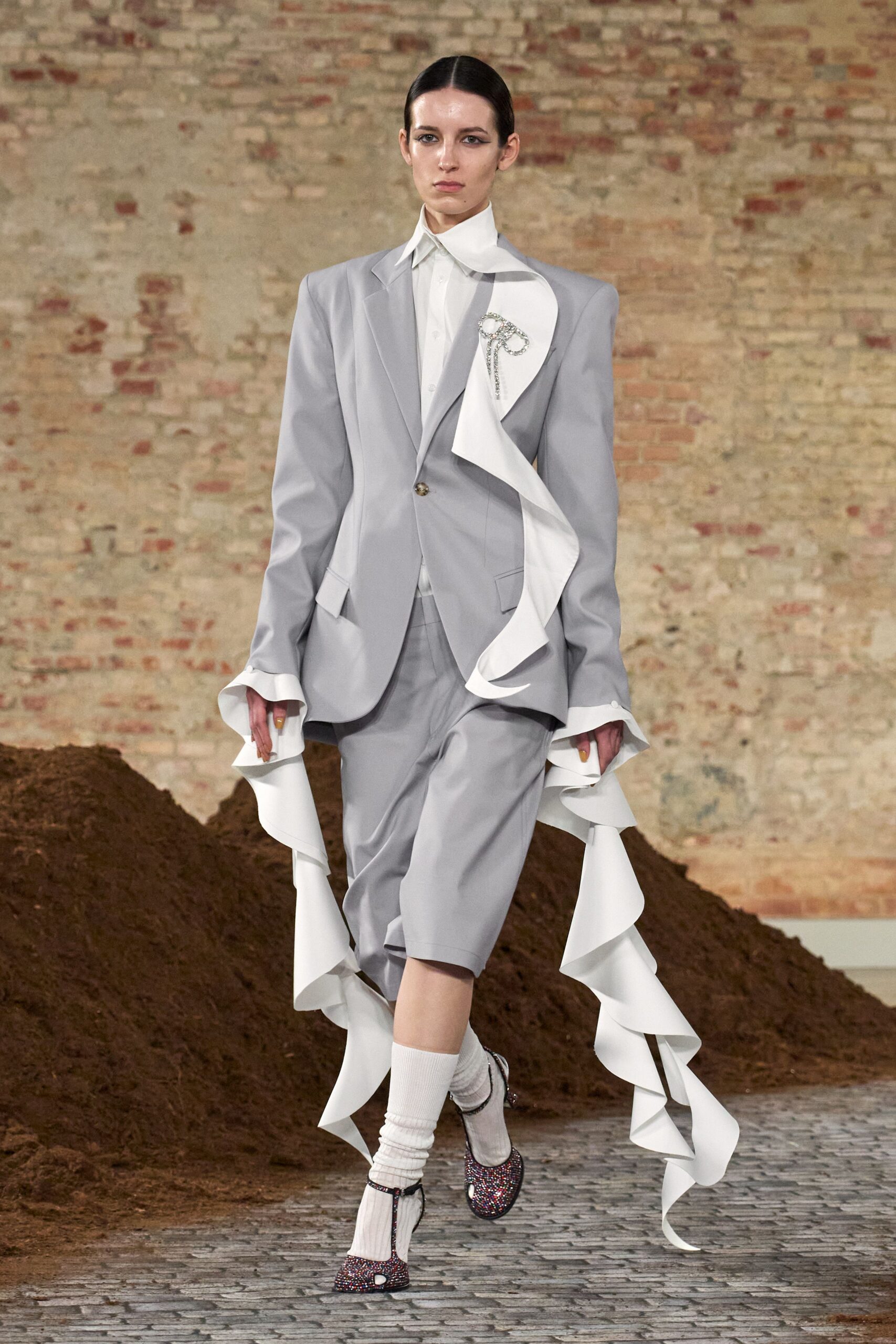 gray cotton long-sleeve collared tailored layered zippered suit