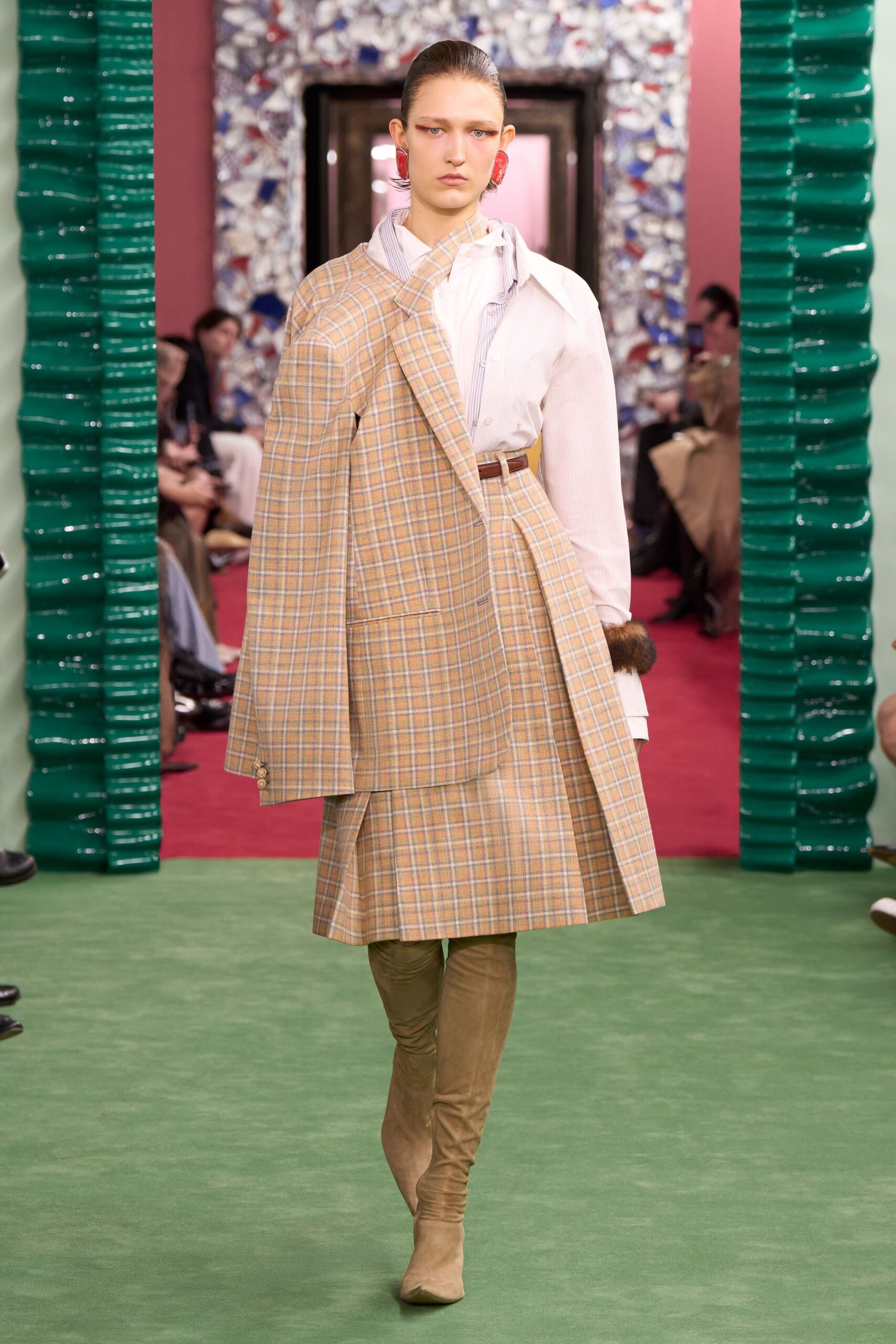 beige cotton long-sleeve collared structured checked blazer