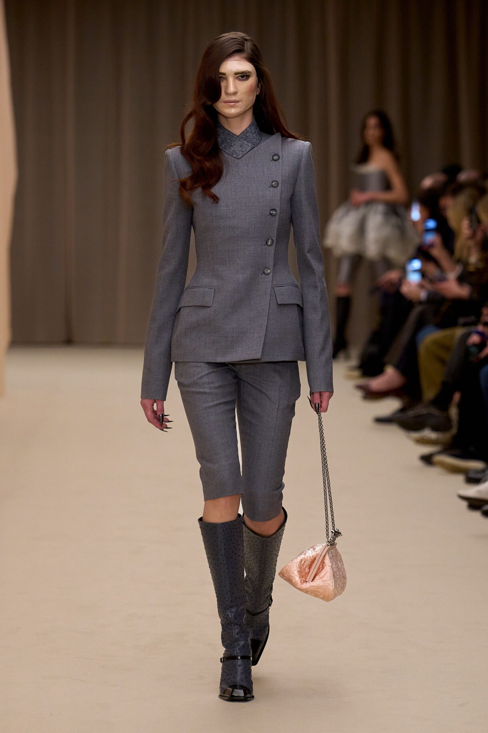 Alexander McQueen Fall 2026 Ready-to-Wear Look 15