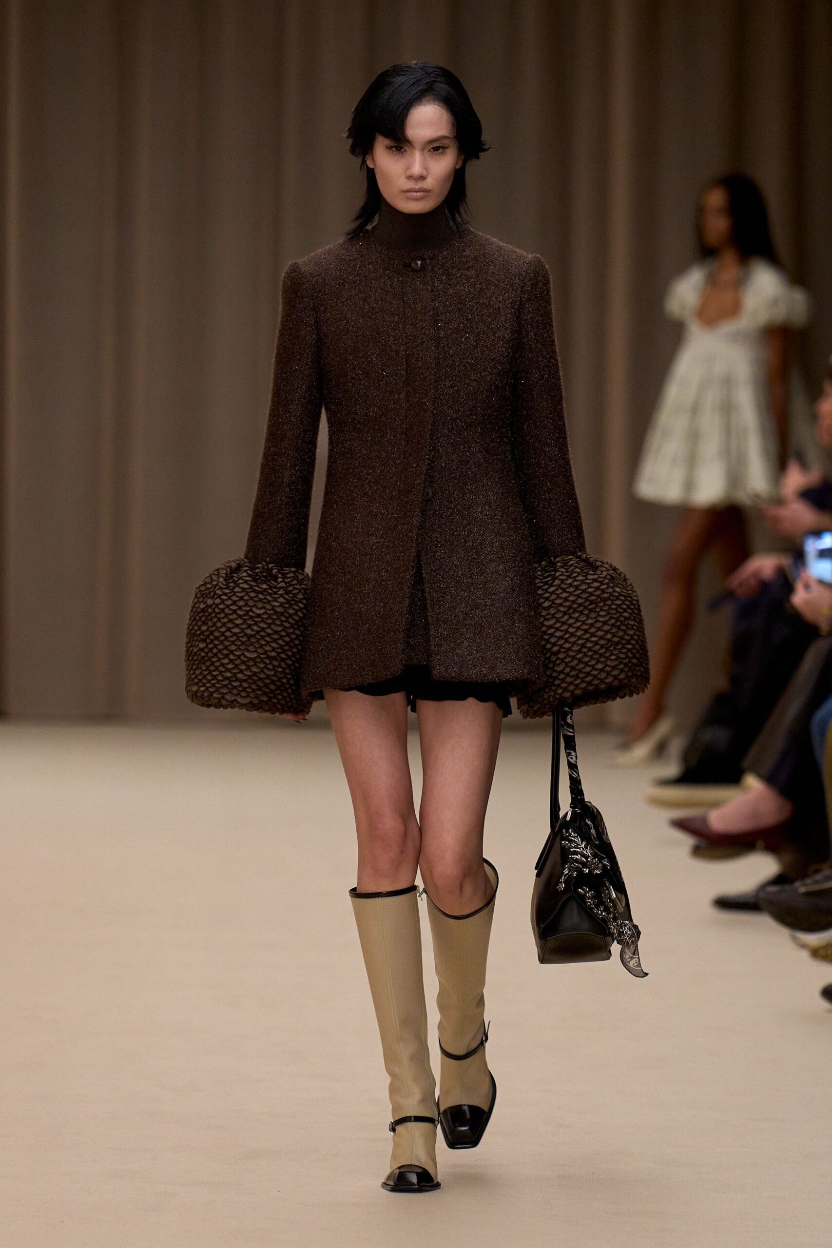 brown tweed long-sleeve collared fitted buttoned coat