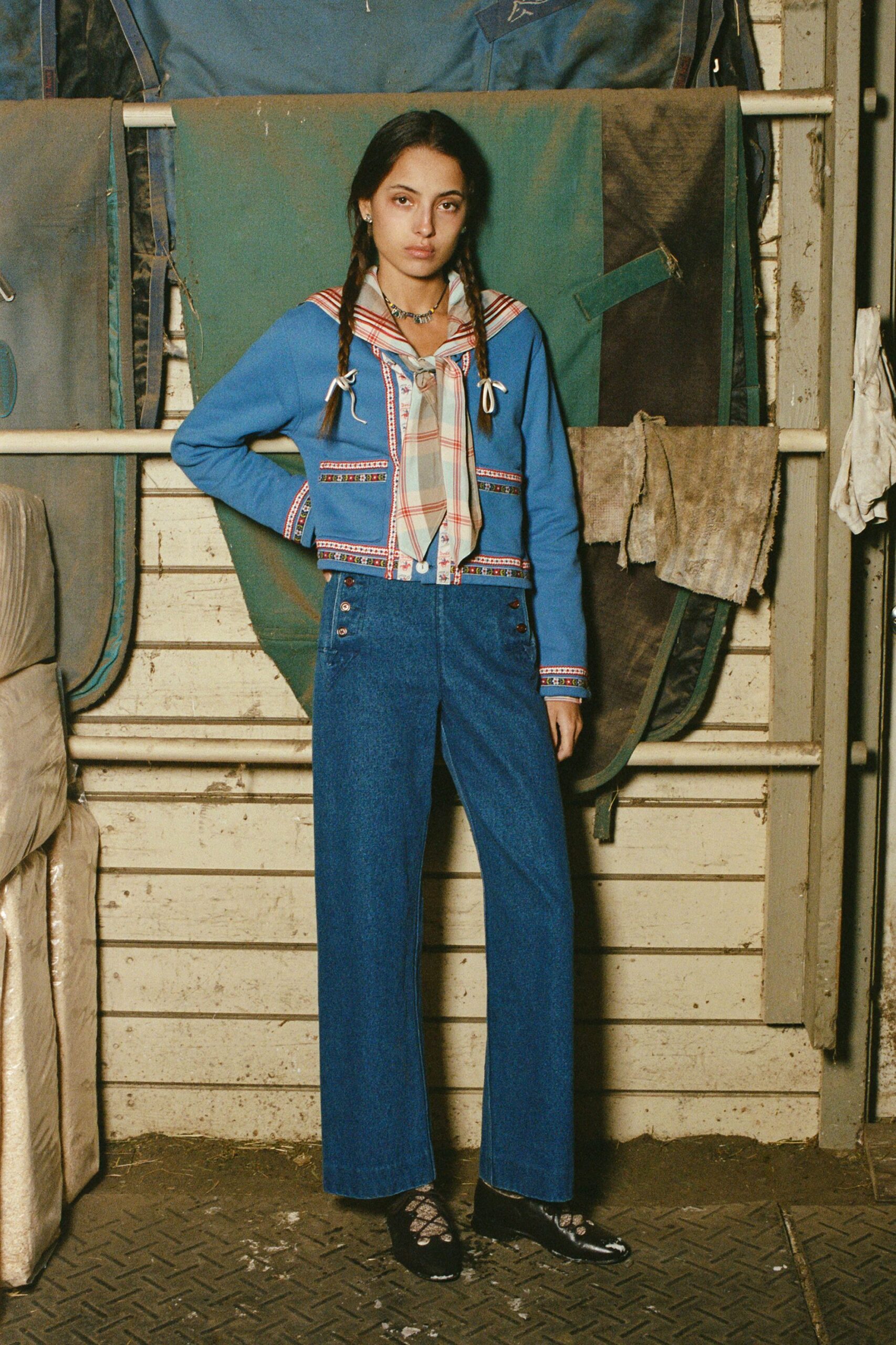 blue cotton top with denim pants