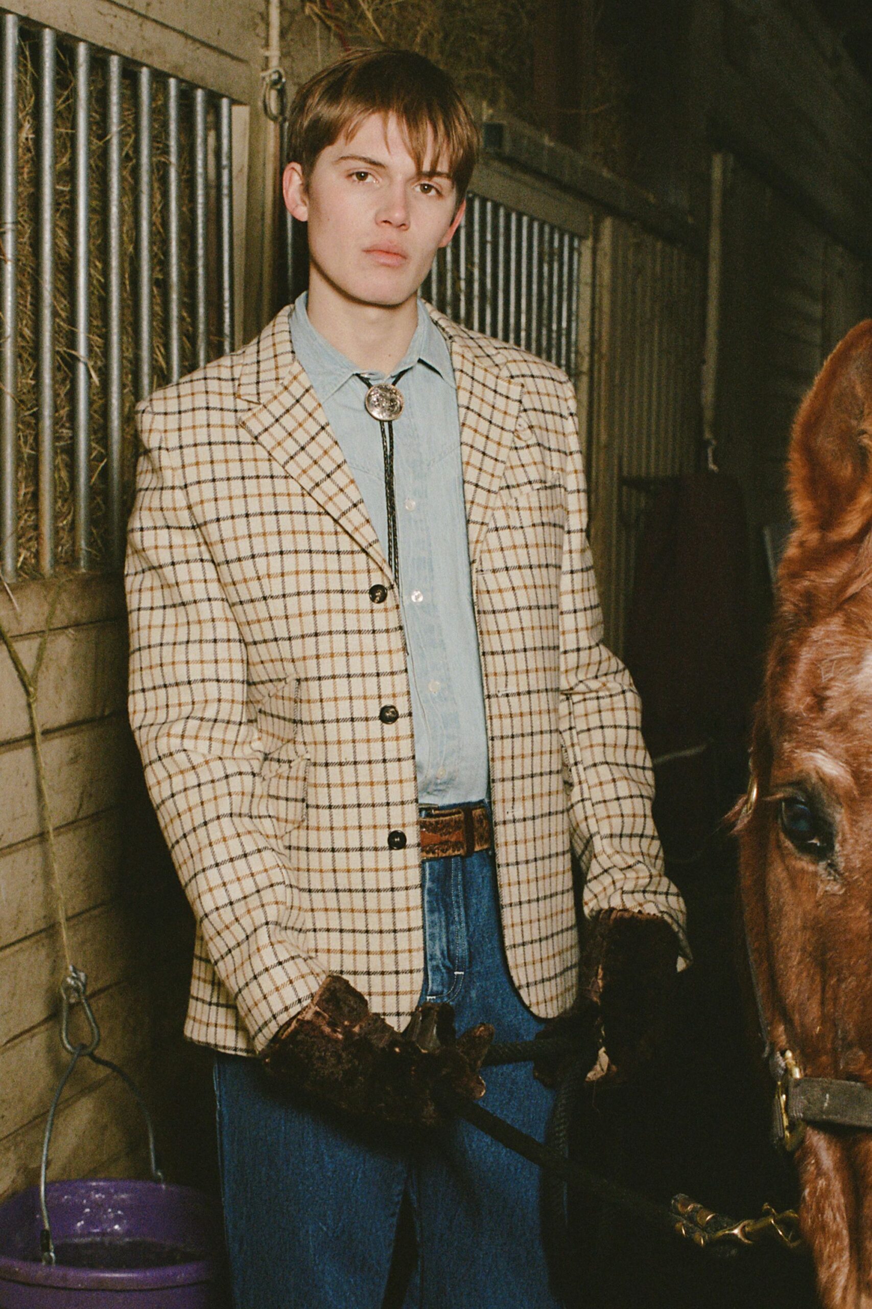 brown leather fitted gloves