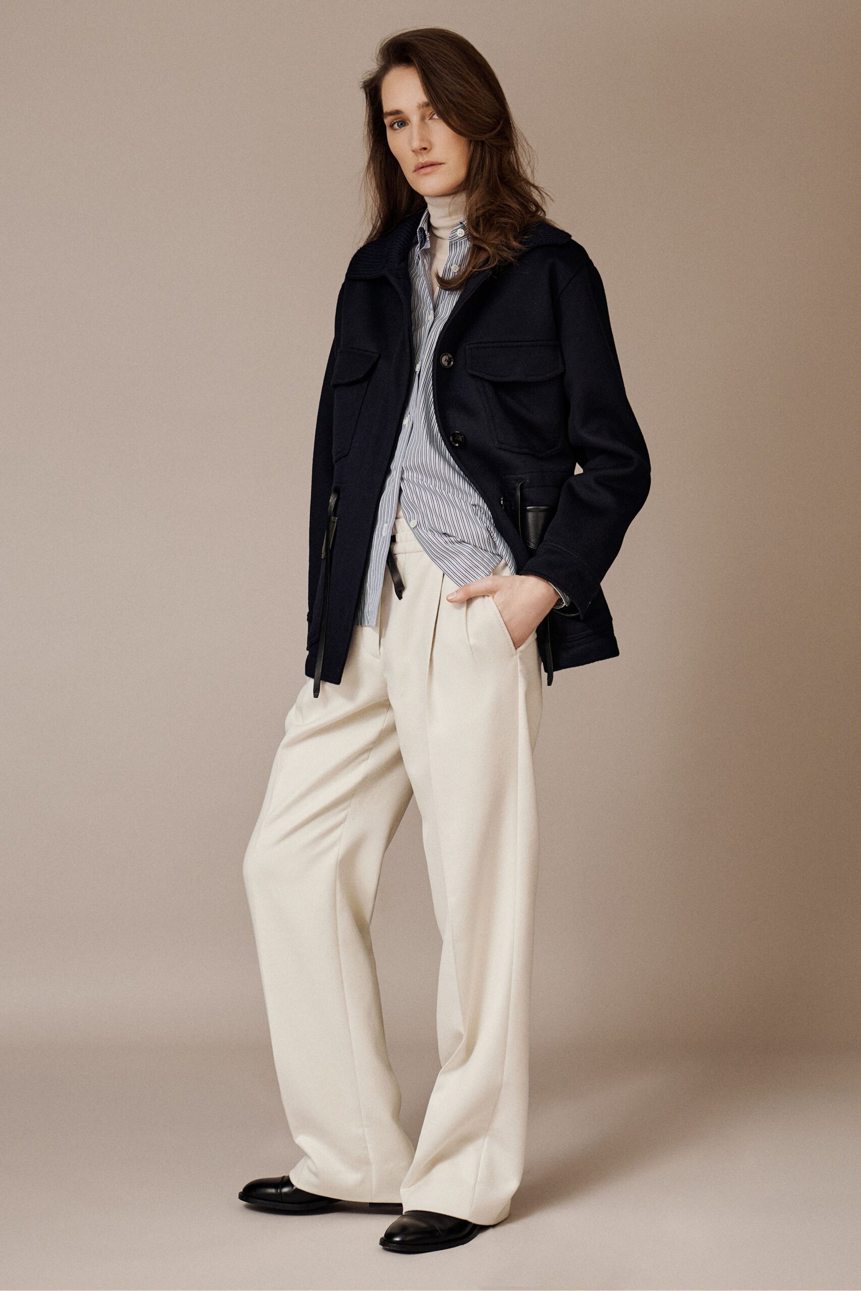 black cotton long-sleeve collared relaxed buttoned pockets jacket