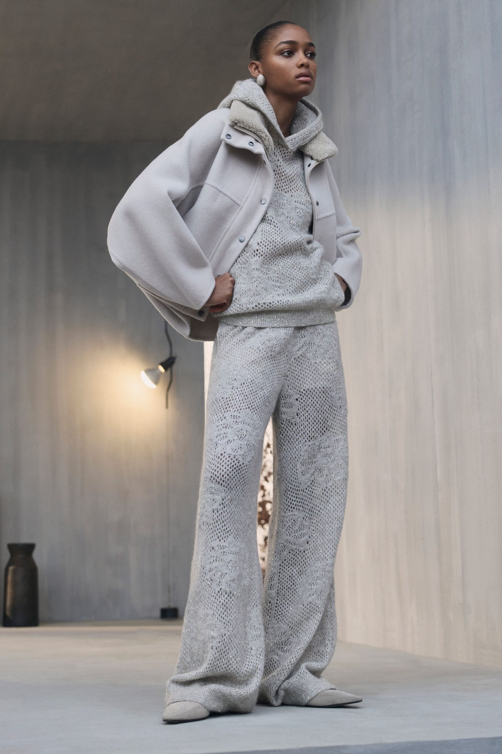 white wool long-sleeve collared relaxed buttoned jacket