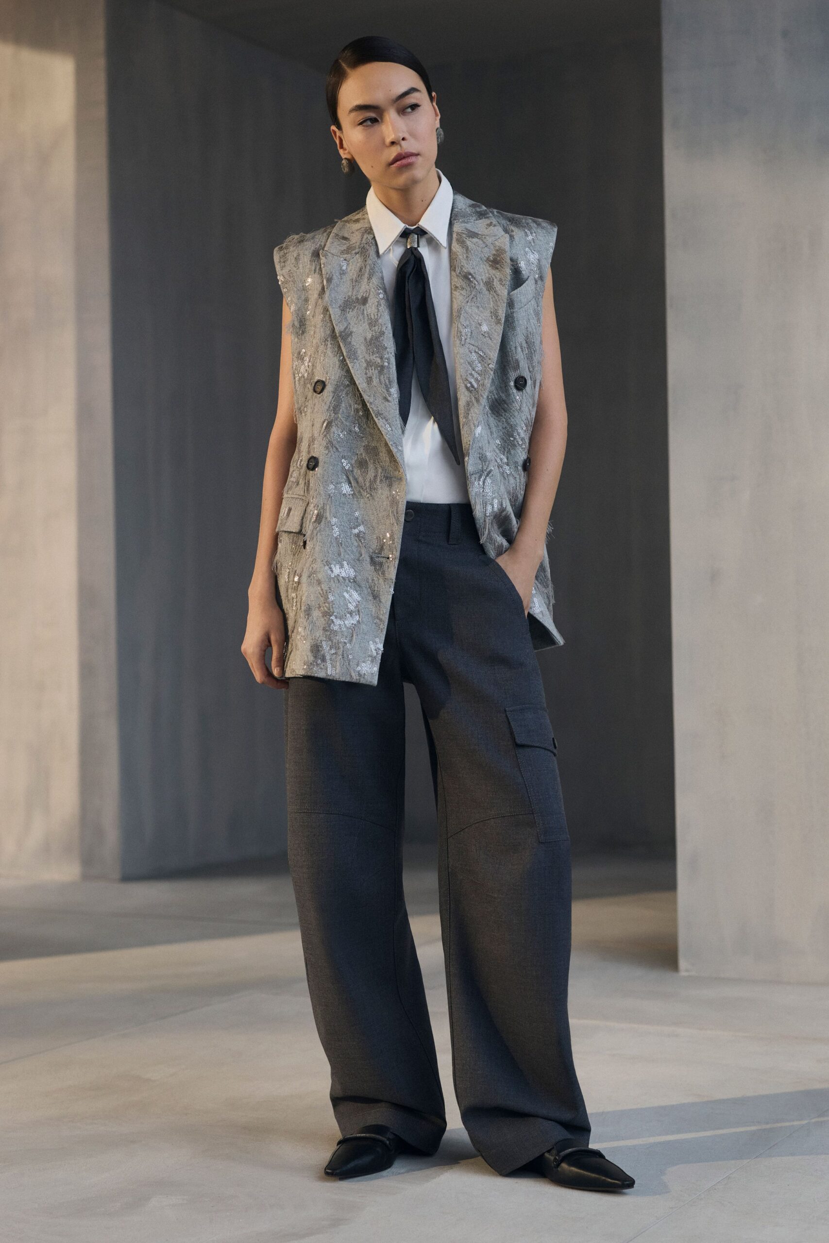 gray cotton sleeveless collared relaxed printed vest