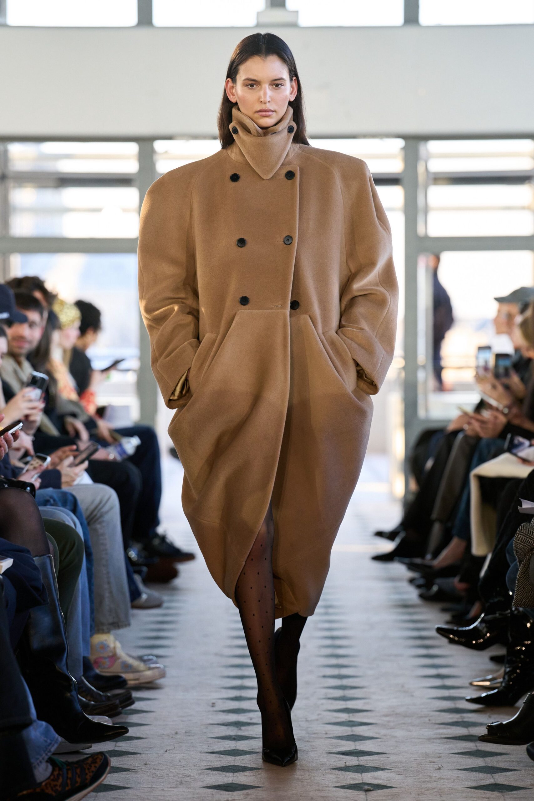 brown wool long-sleeve collared oversized pockets coat