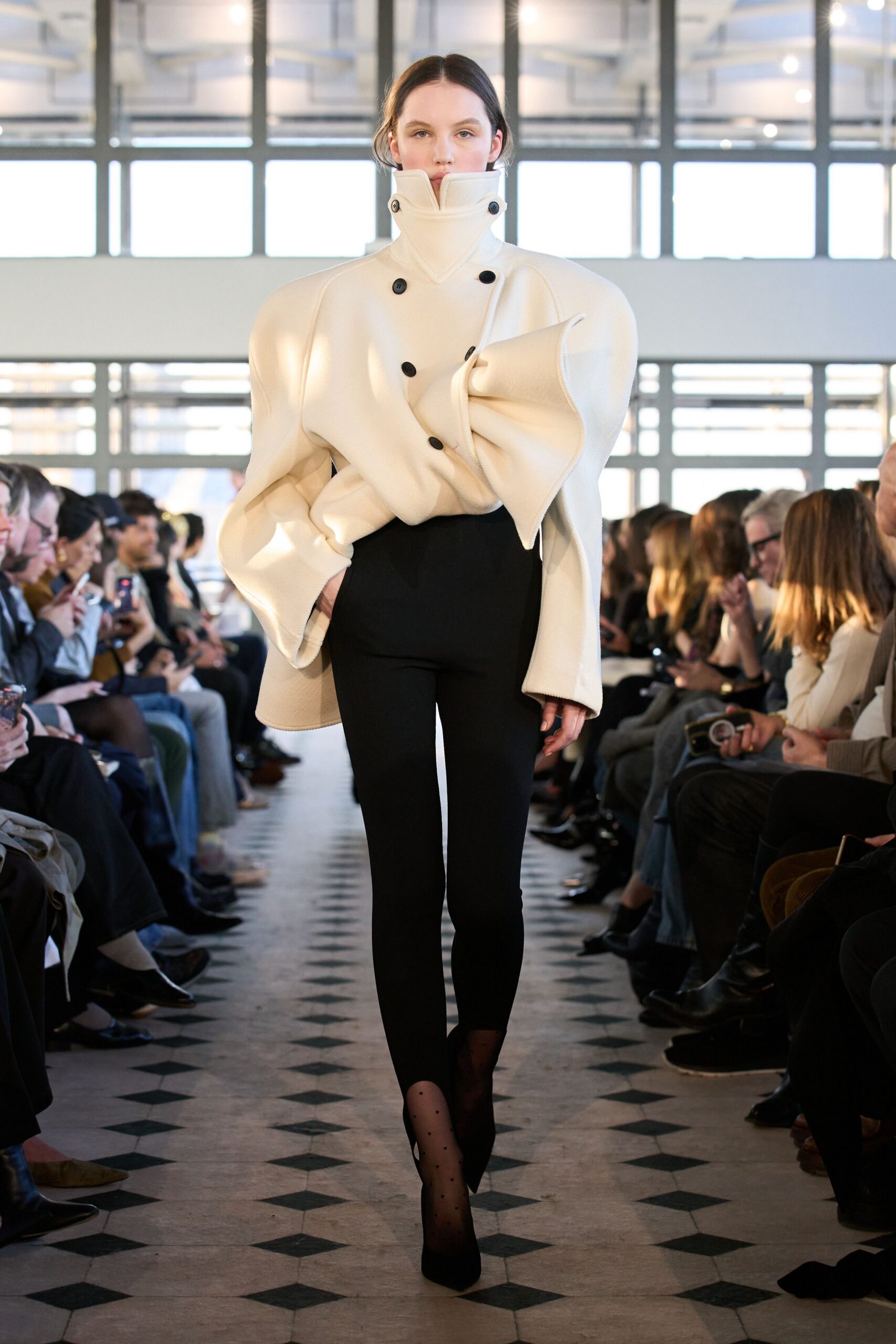 white wool long-sleeve collared structured pleated coat