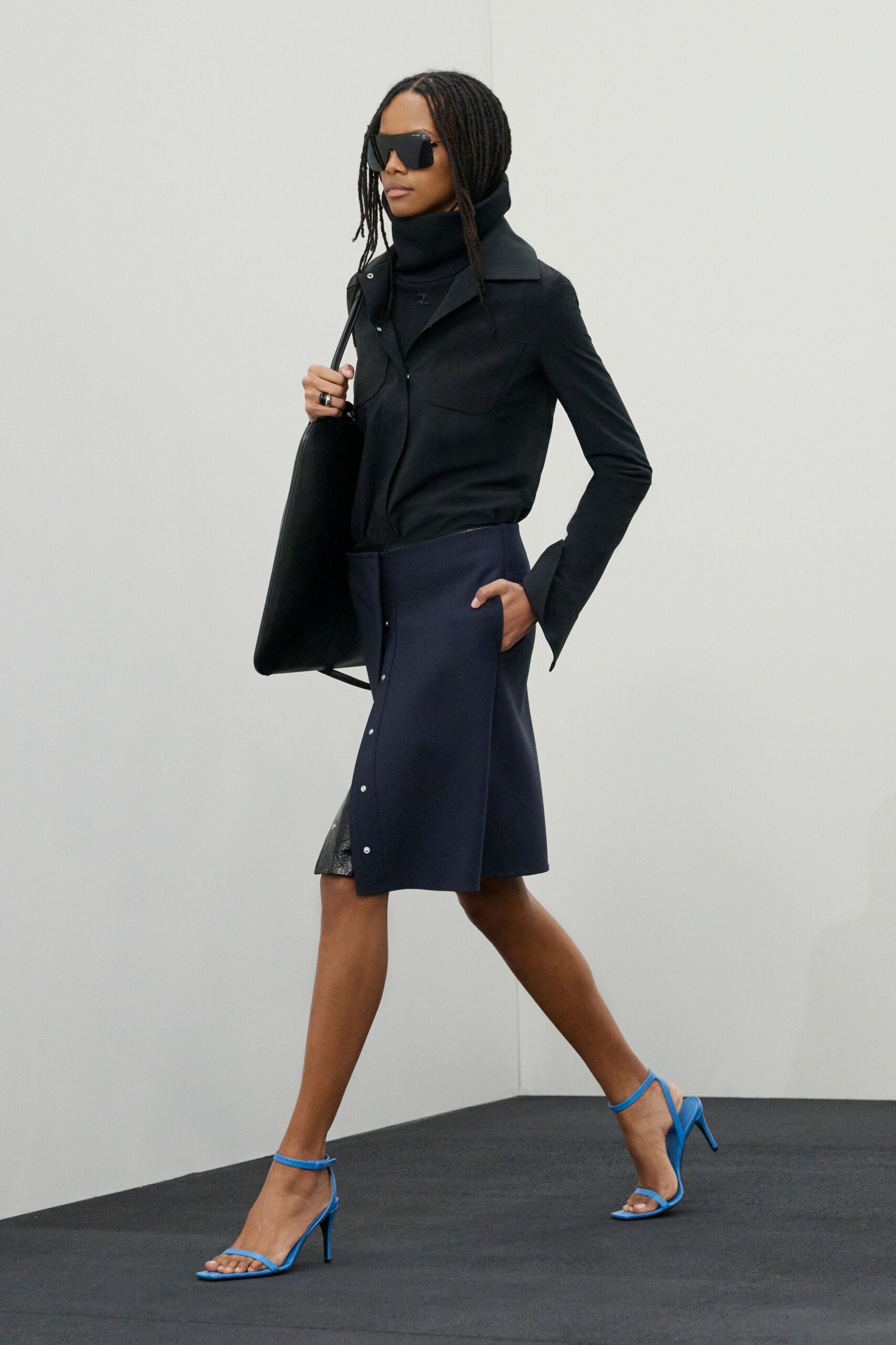 blue cotton fitted buttoned skirt