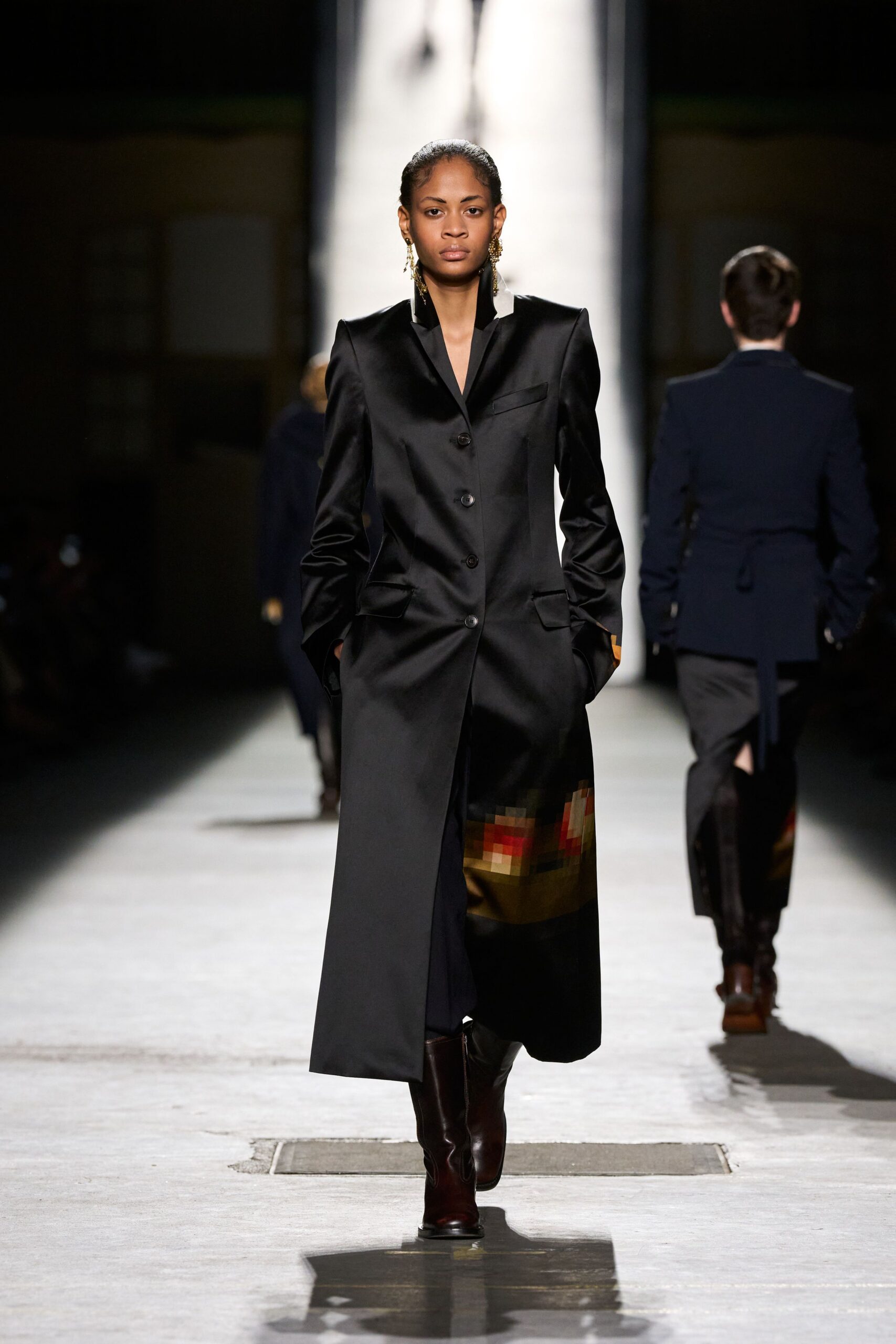 black silk long-sleeve collared fitted buttoned pleated coat
