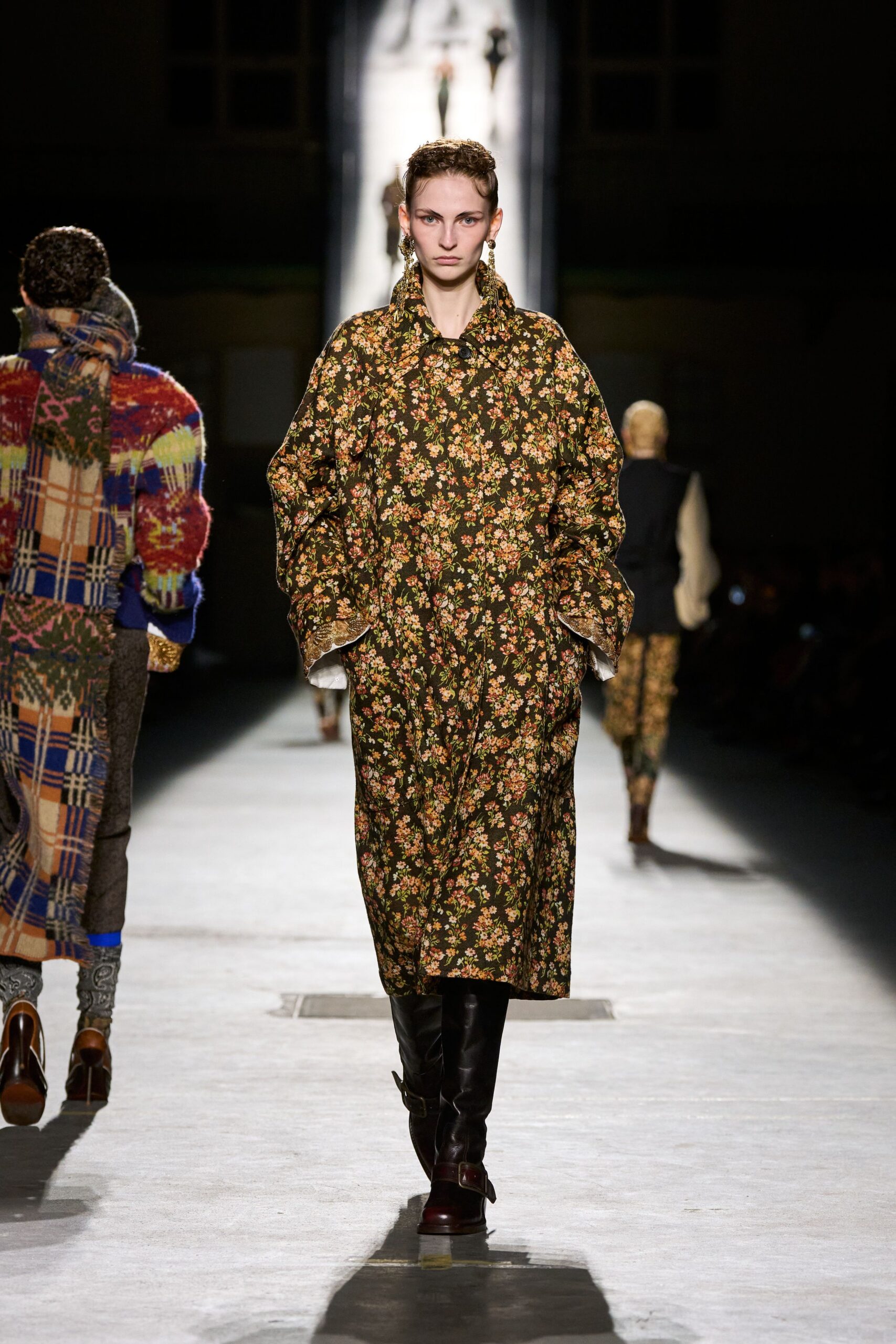 brown cotton long-sleeve collared relaxed floral maxi coat