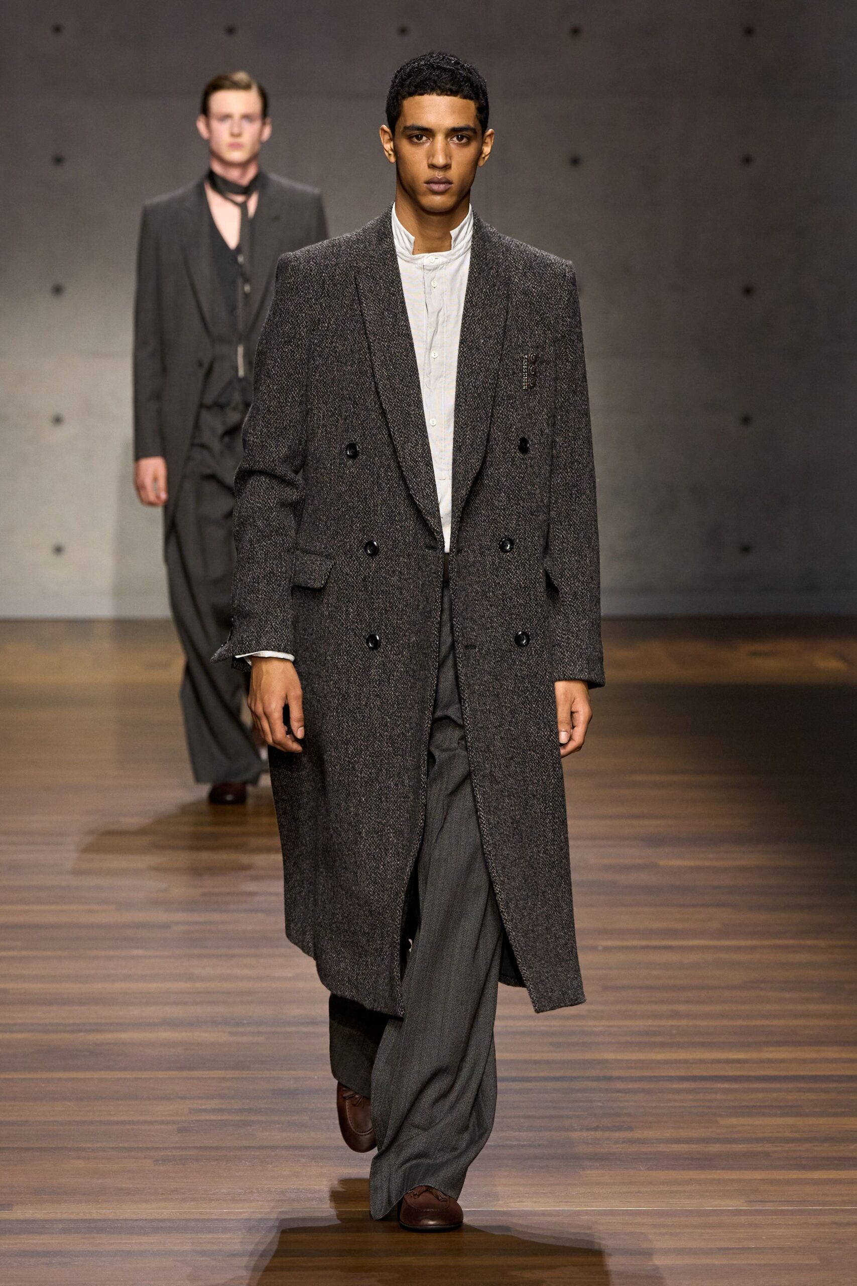 gray wool long-sleeve double-breasted tailored buttoned coat