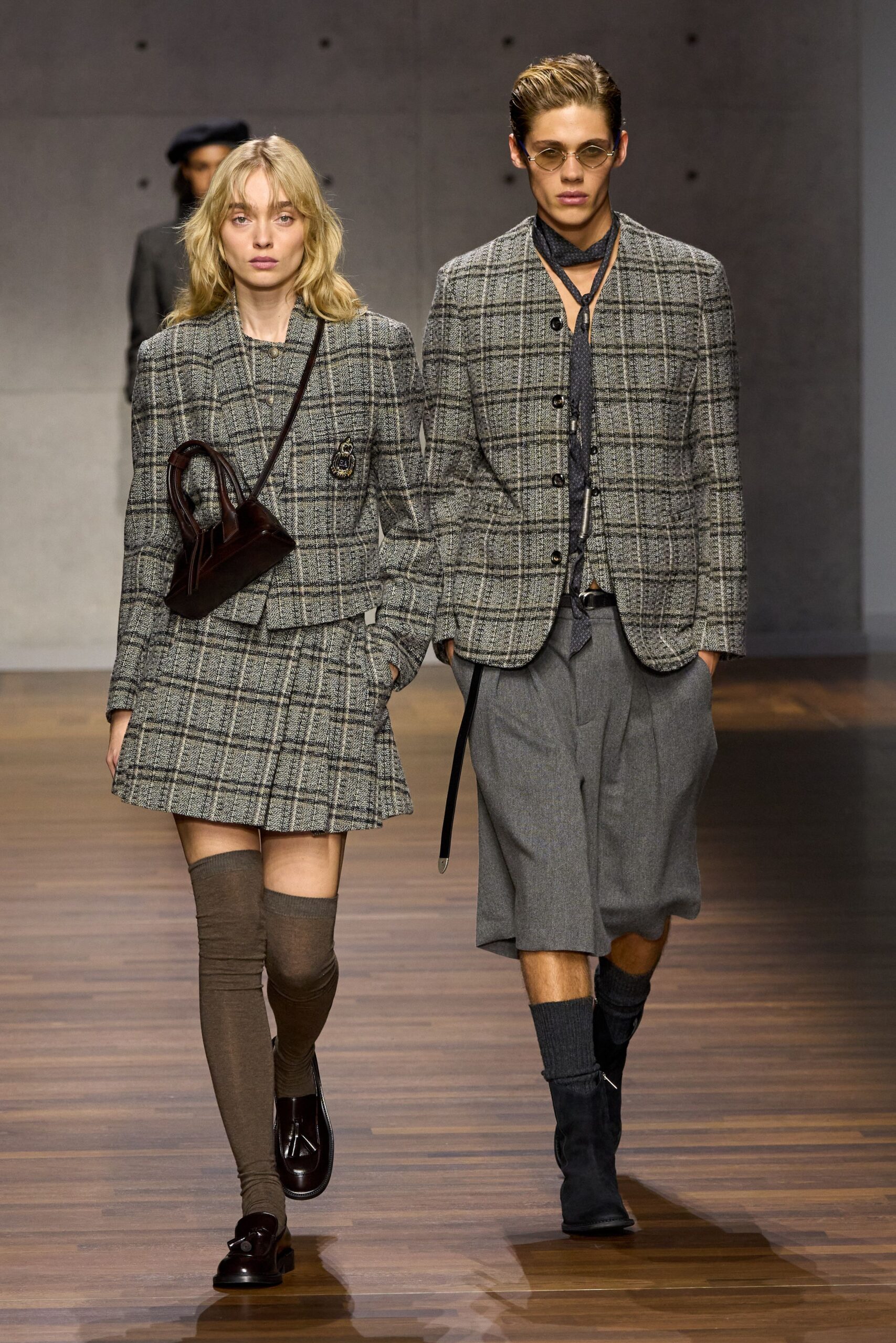 gray wool fitted pleated a-line short skirt