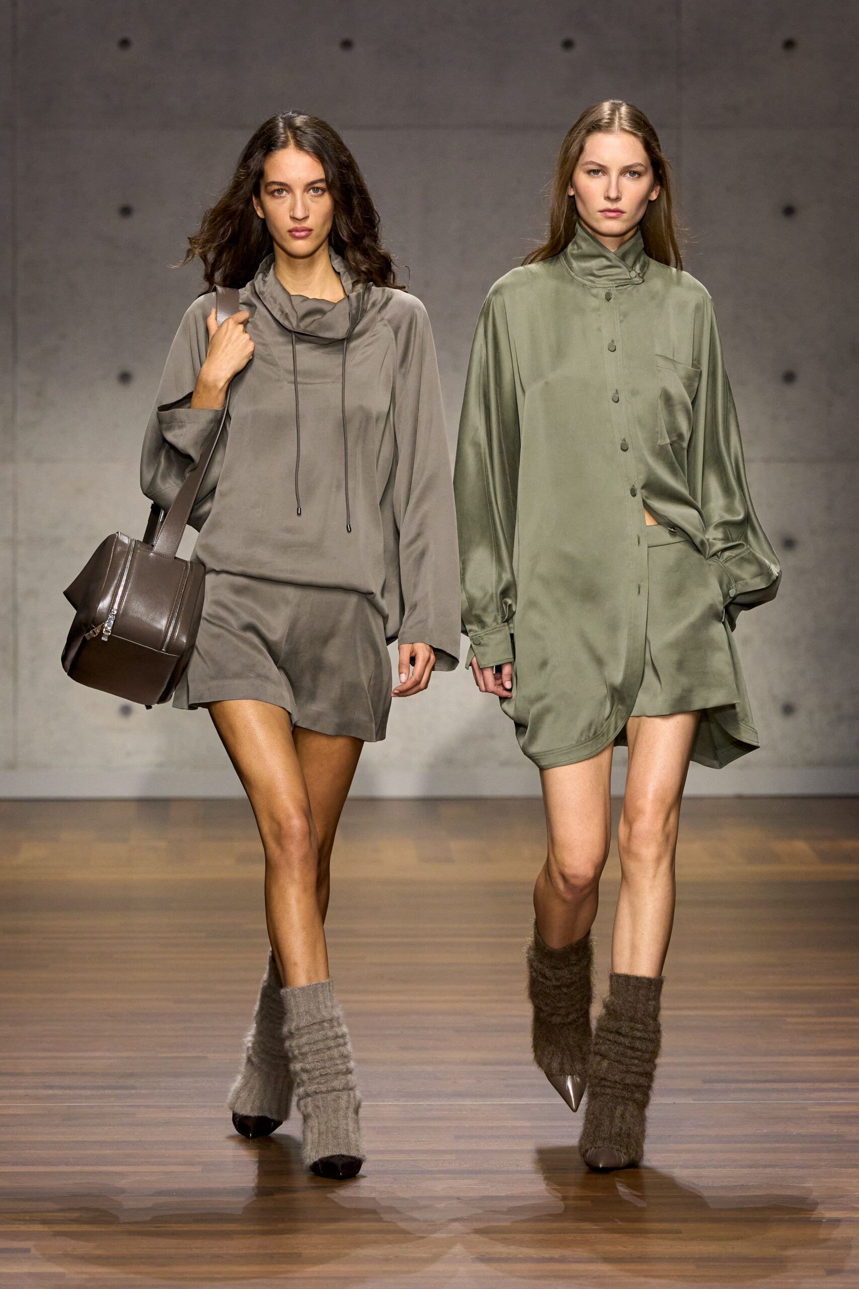 green silk long-sleeve collared relaxed buttoned short dress