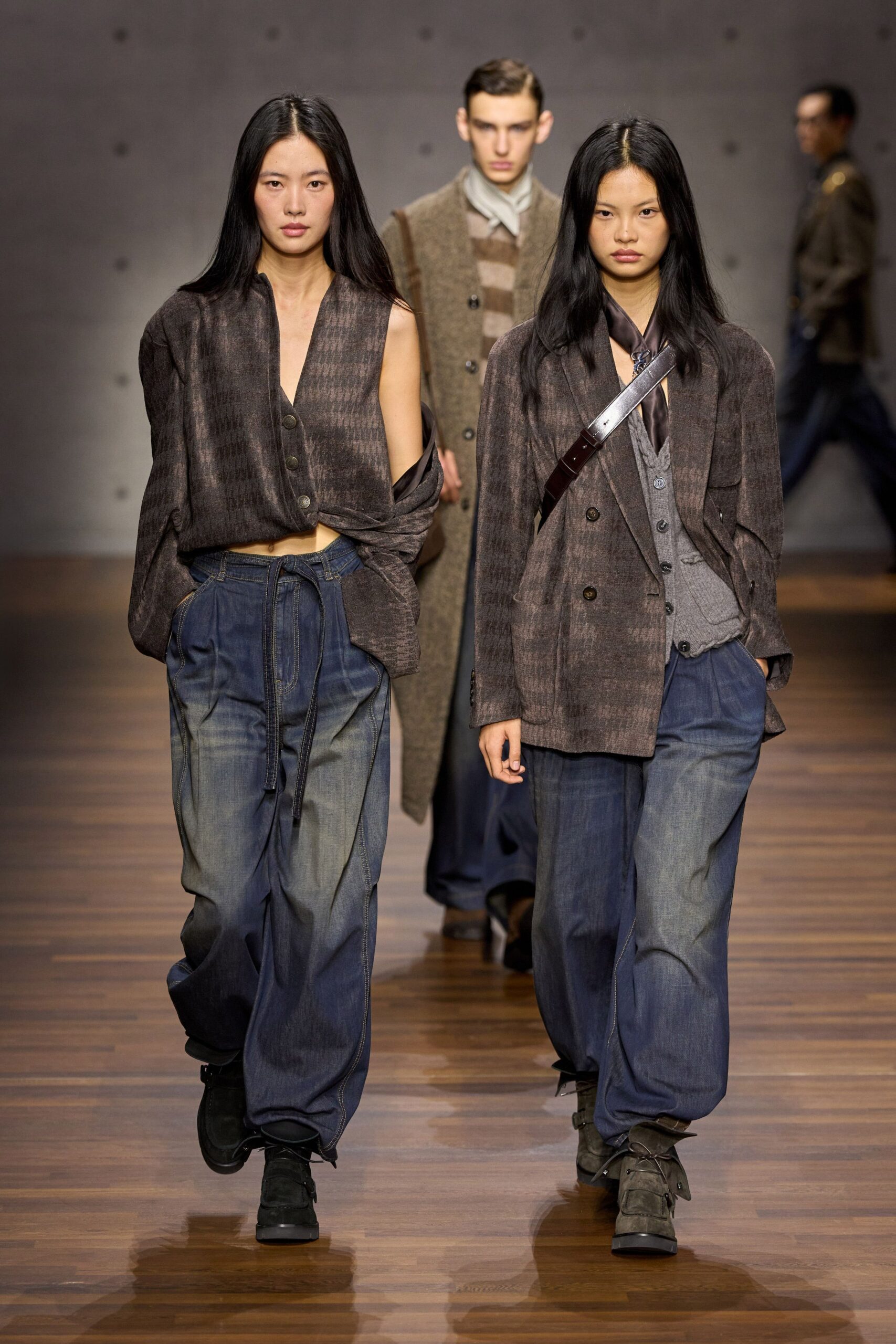brown wool long-sleeve structured buttoned coat