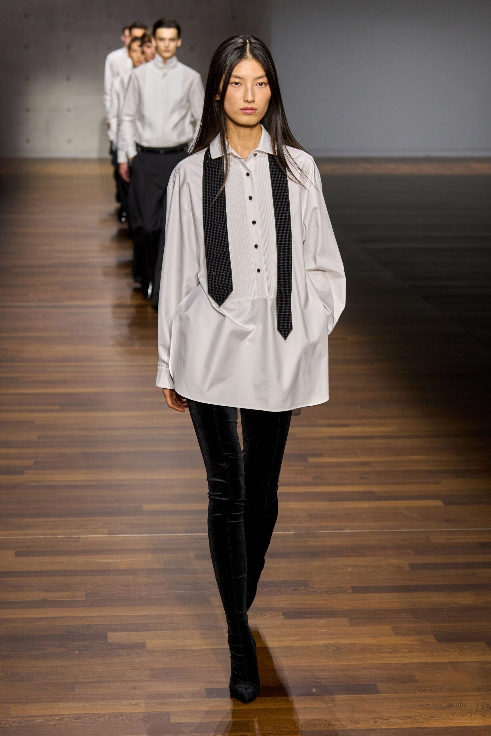 white cotton long-sleeve collared oversized buttoned shirt