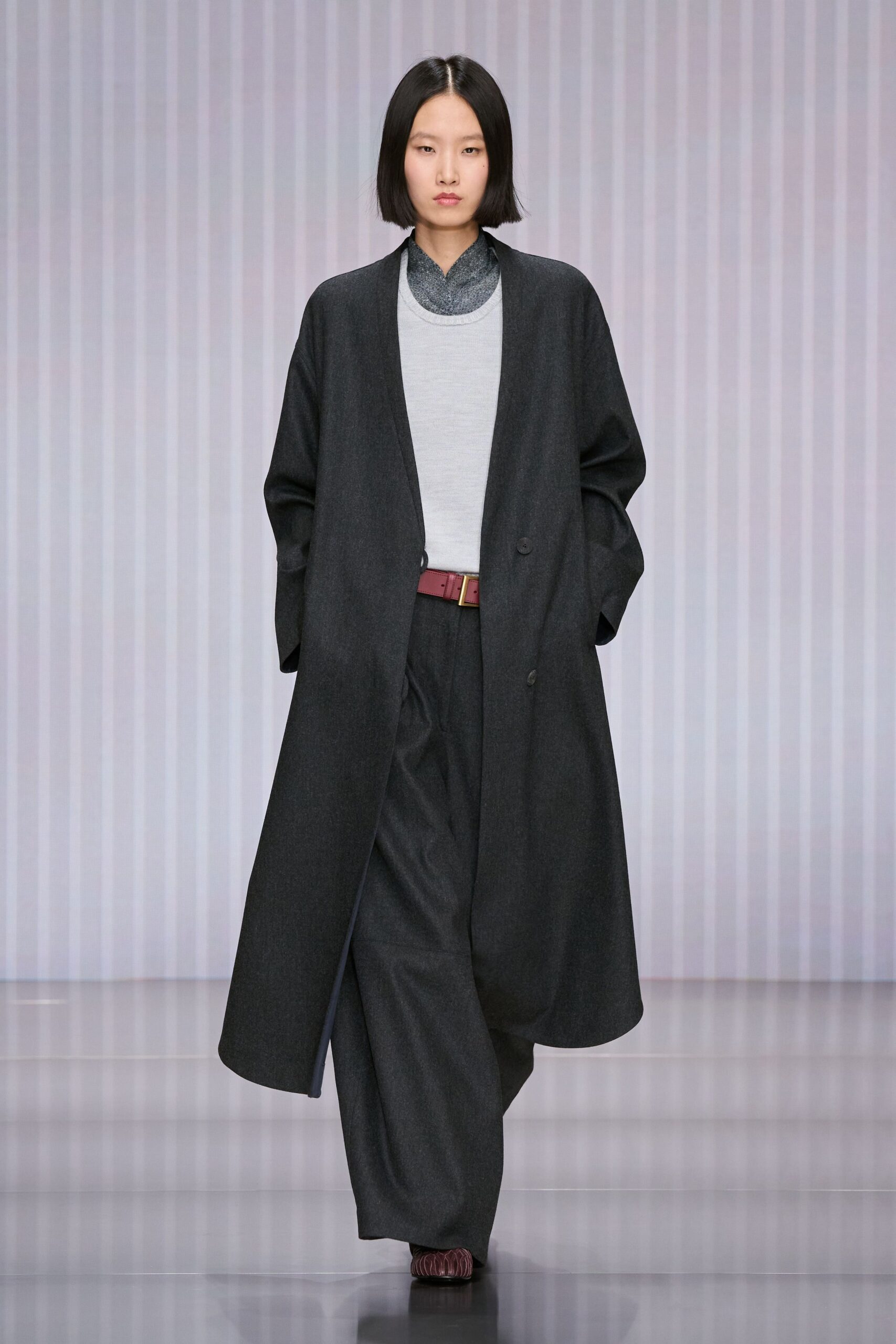 black wool long-sleeve collared relaxed maxi coat