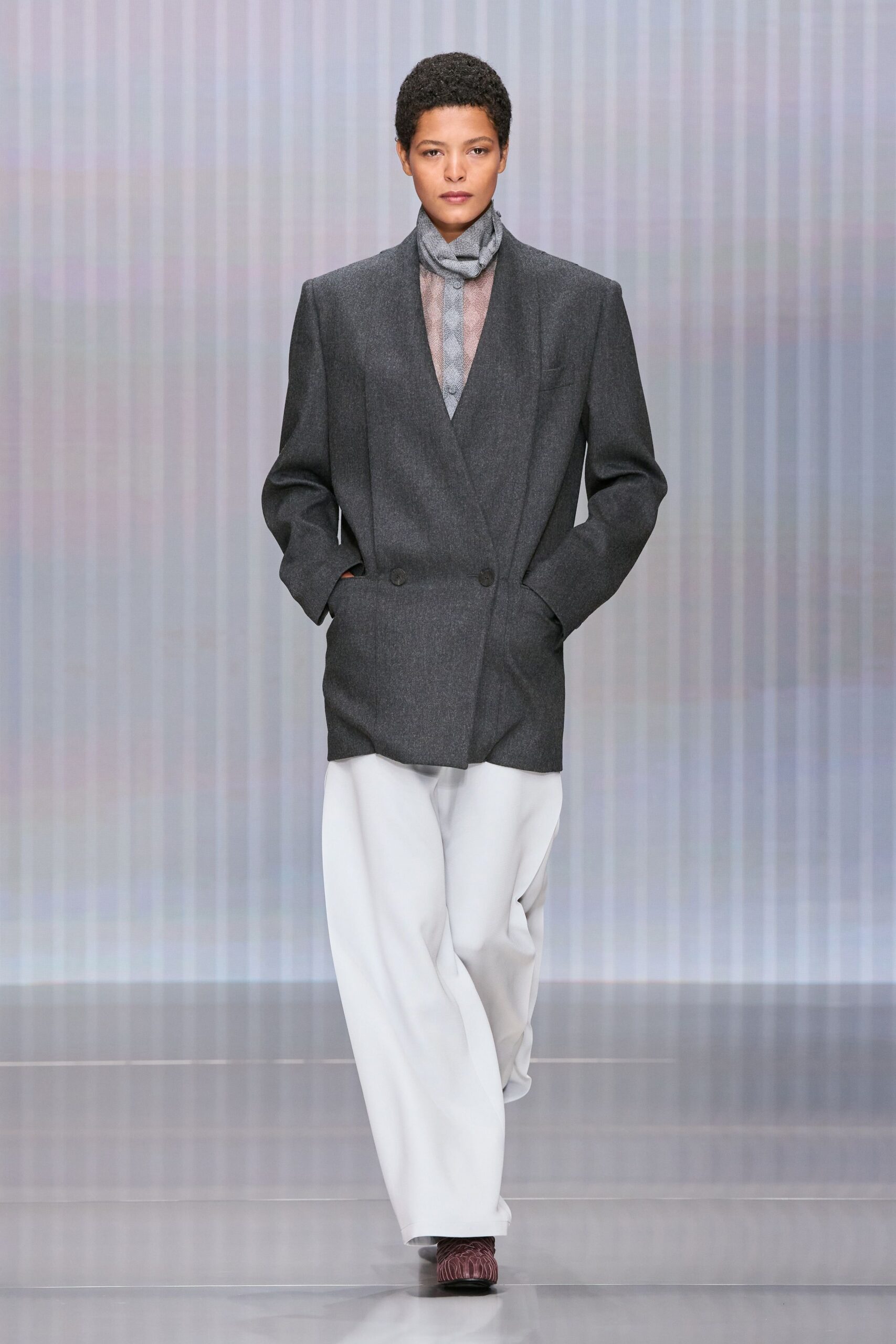 gray wool long-sleeve collared tailored blazer