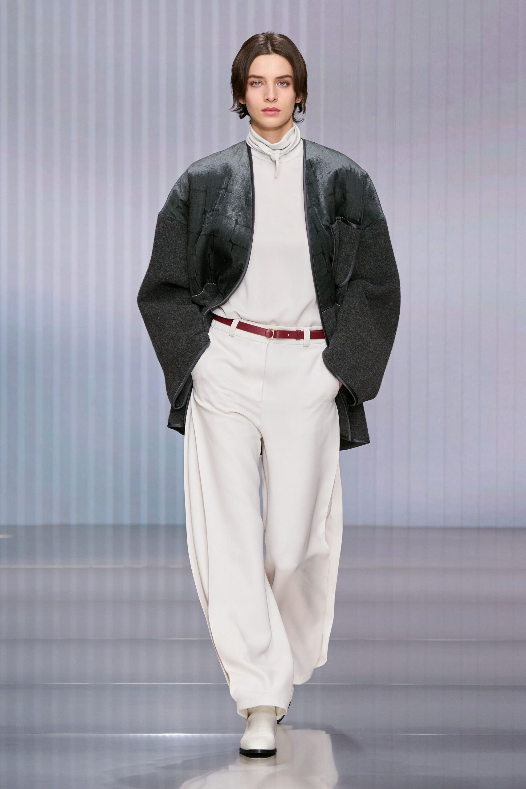 gray wool long-sleeve collared oversized jacket