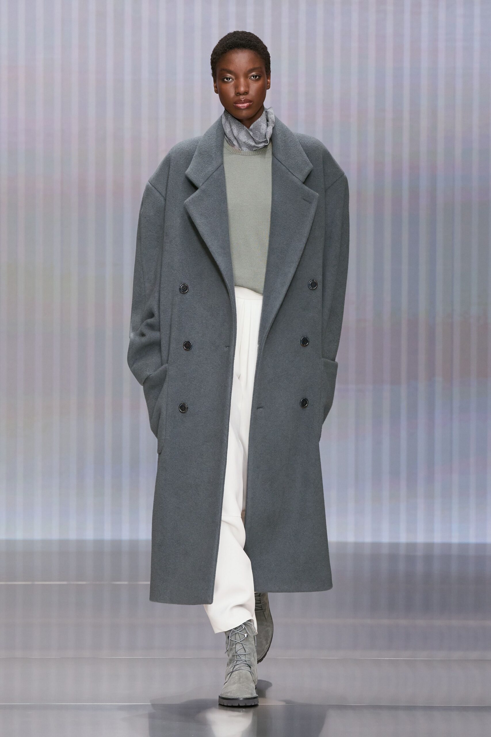 gray wool long-sleeve collared oversized coat