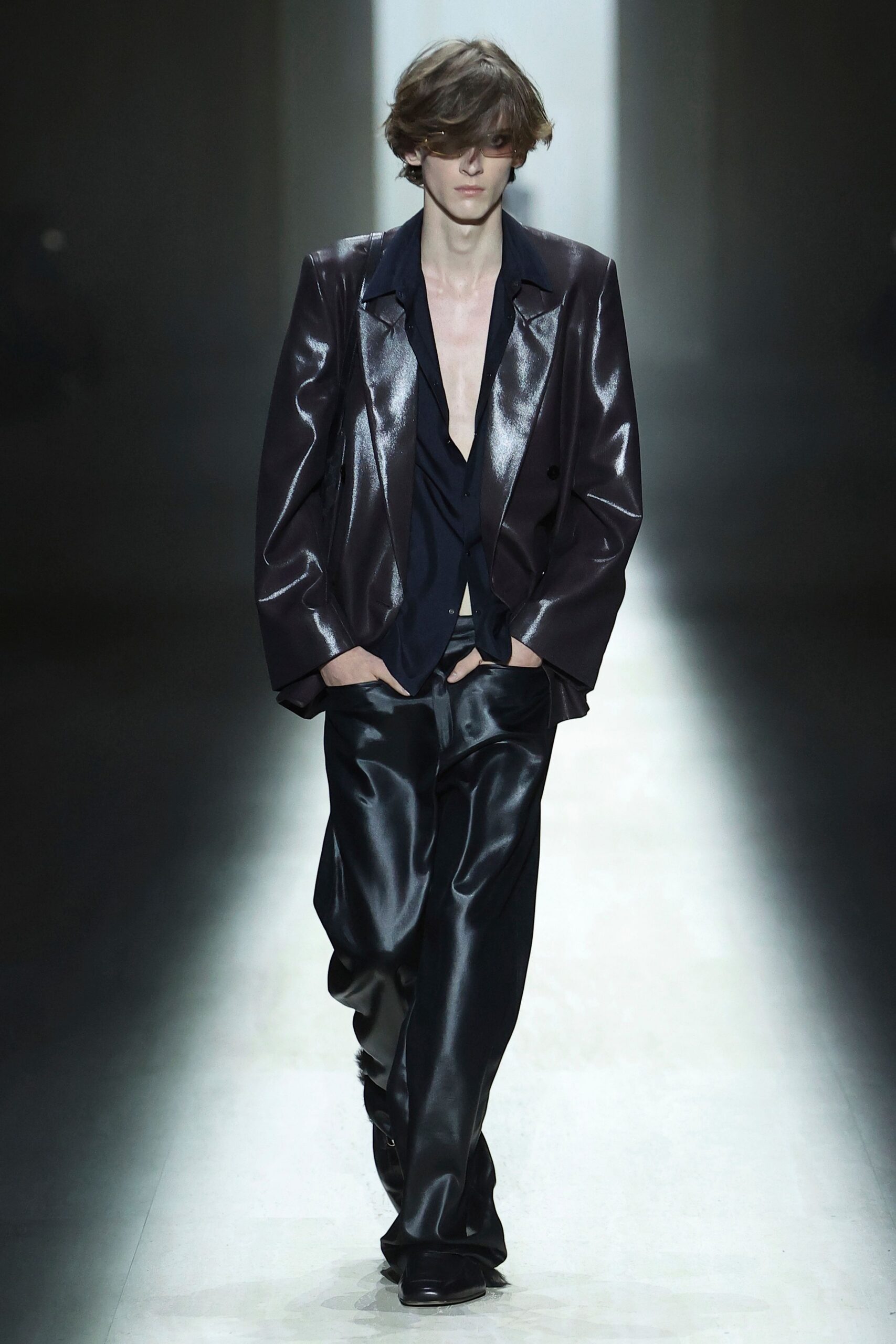 black vinyl long-sleeve v-neck oversized shiny blazer