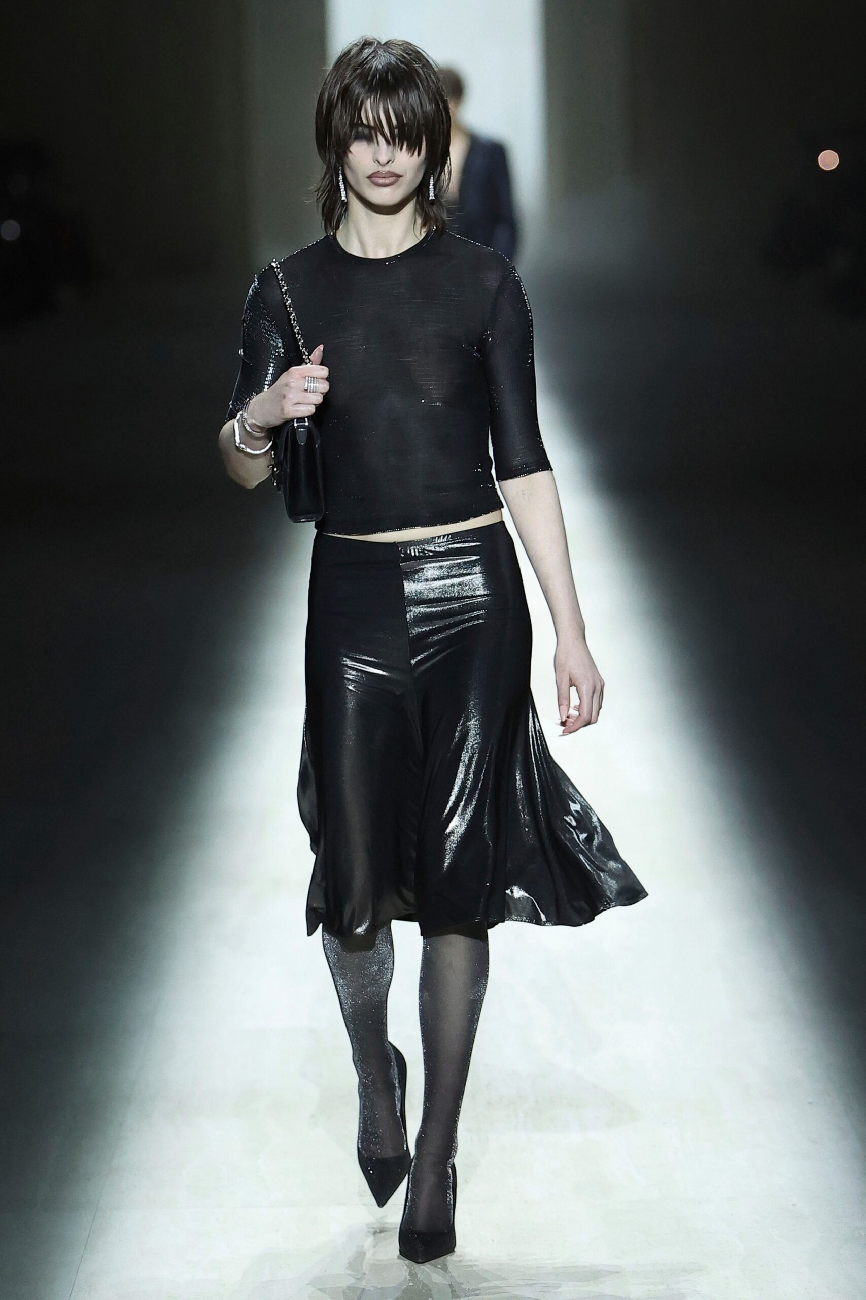 black silk short-sleeve v-neck fitted sheer shiny top