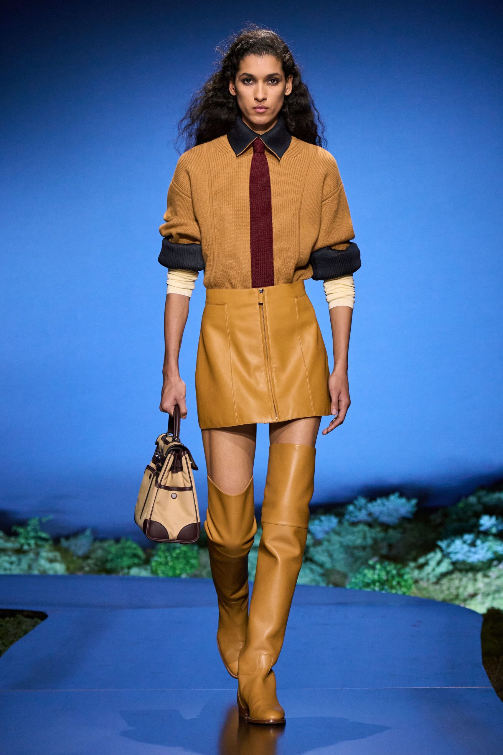 yellow leather fitted straight-leg skirt