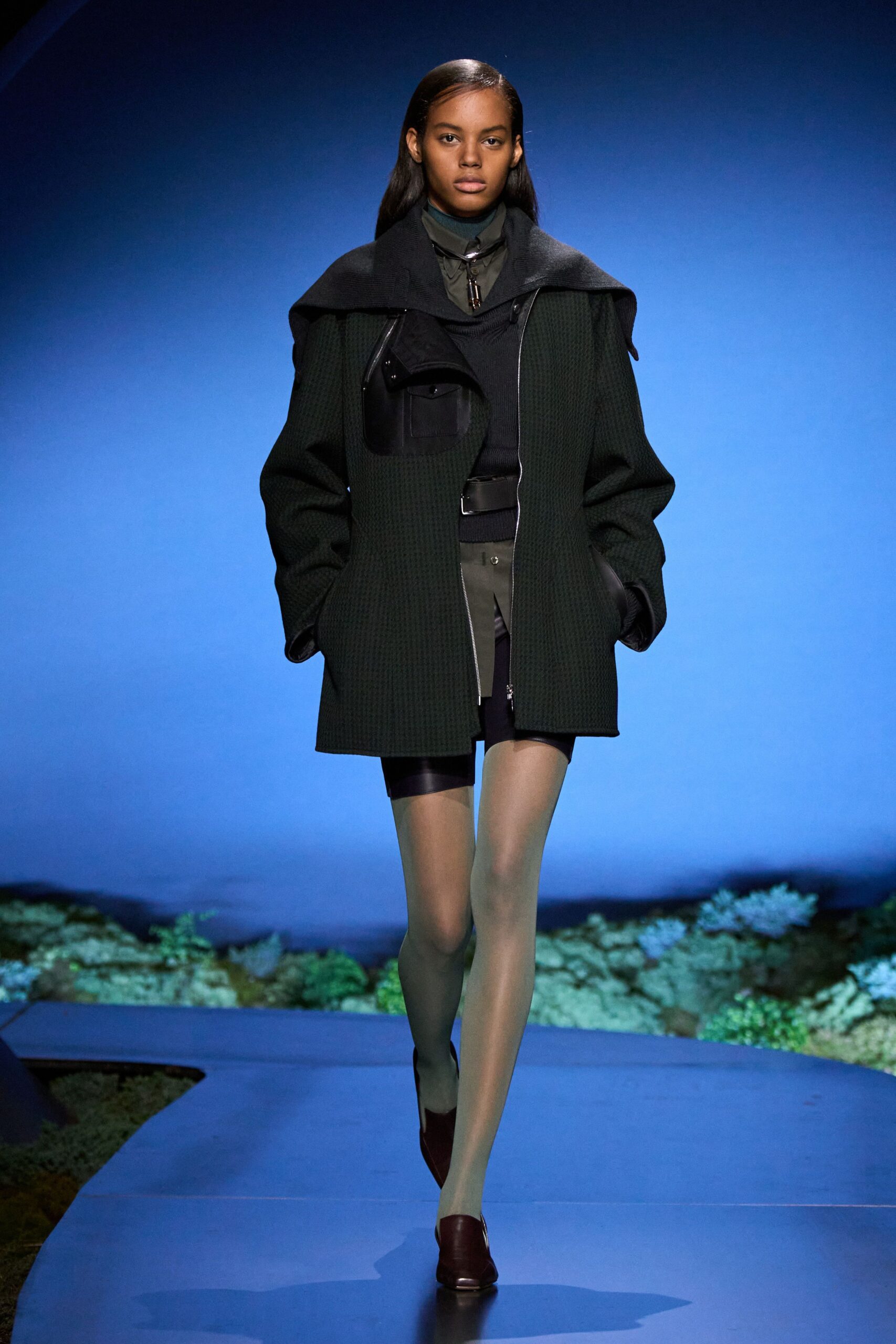 green wool long-sleeve collared oversized zippered coat