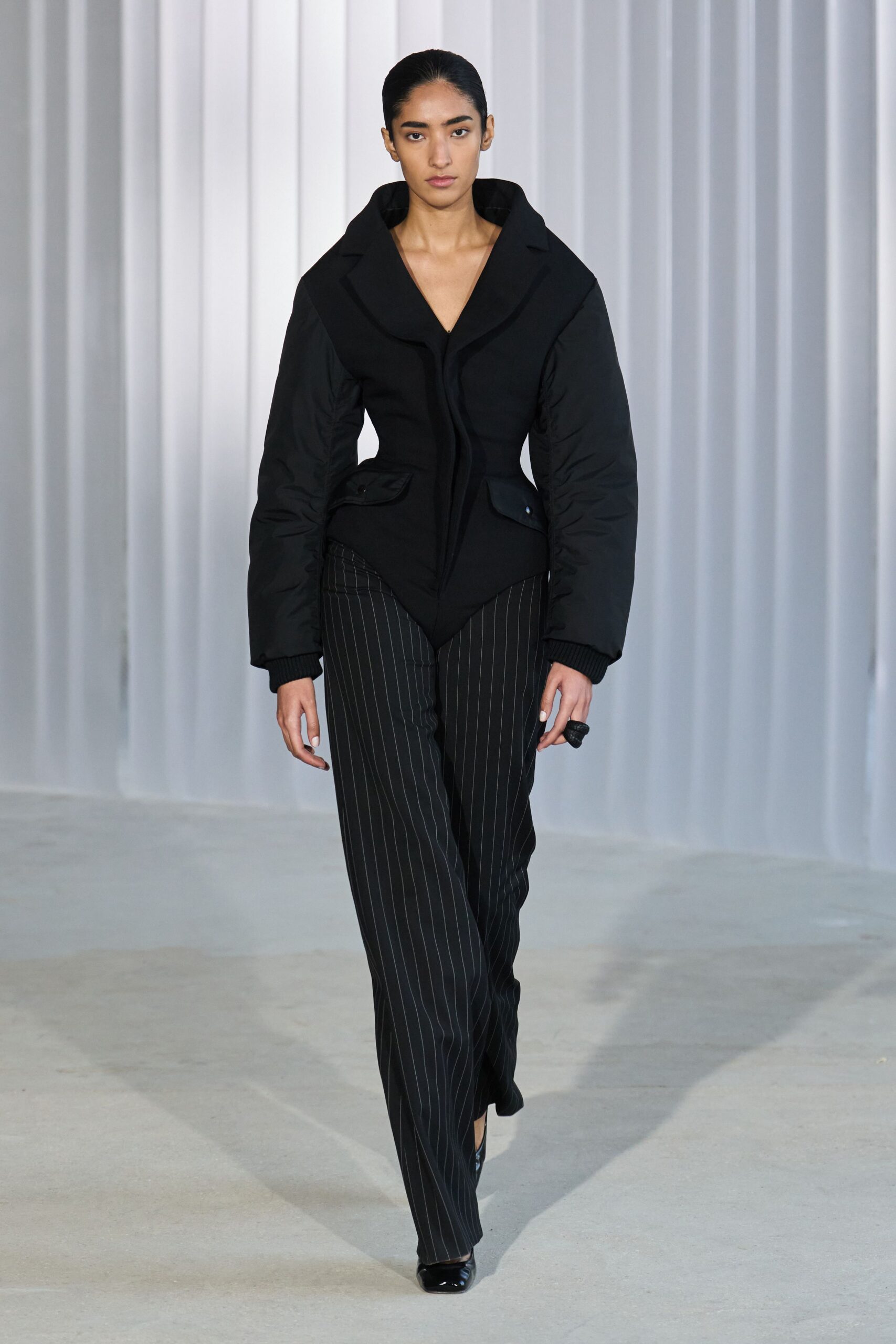 black cotton long-sleeve v-neck structured zippered jacket