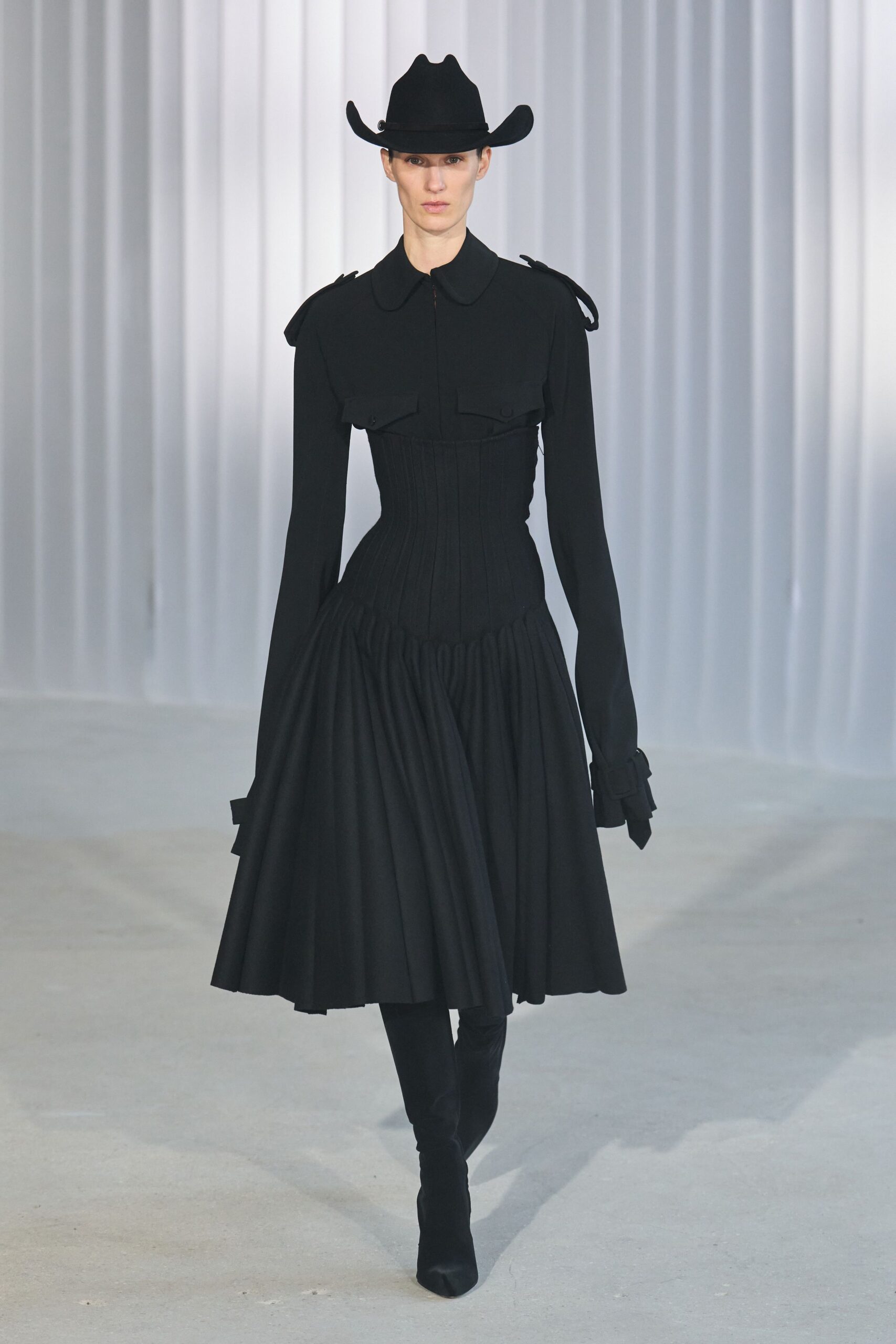 black midi dress with hat and boots