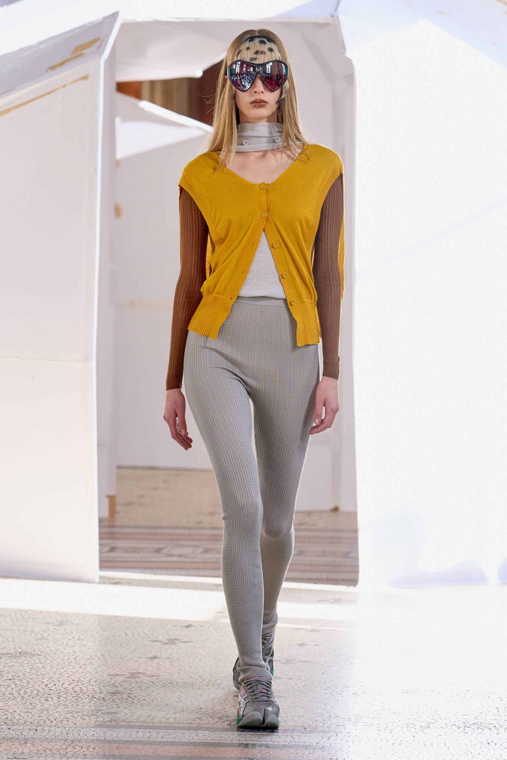 gray fitted ribbed leggings